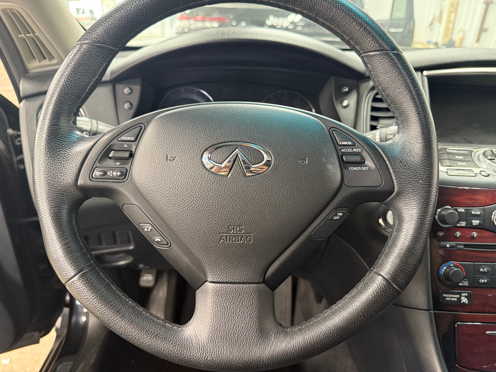 Thumbnail: 2017 INFINITI QX50 - 4