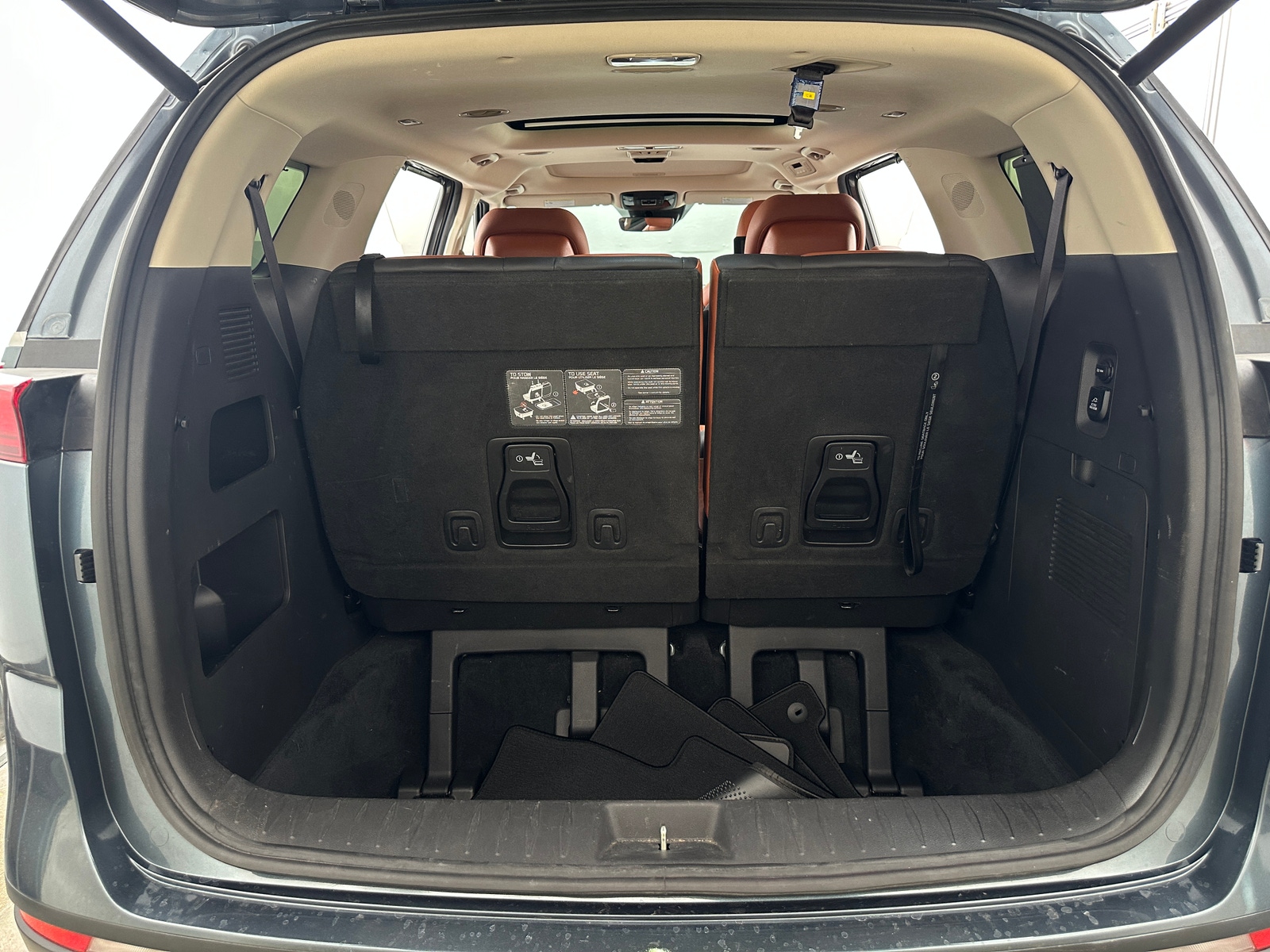 Thumbnail: 2022 Kia Carnival - 6