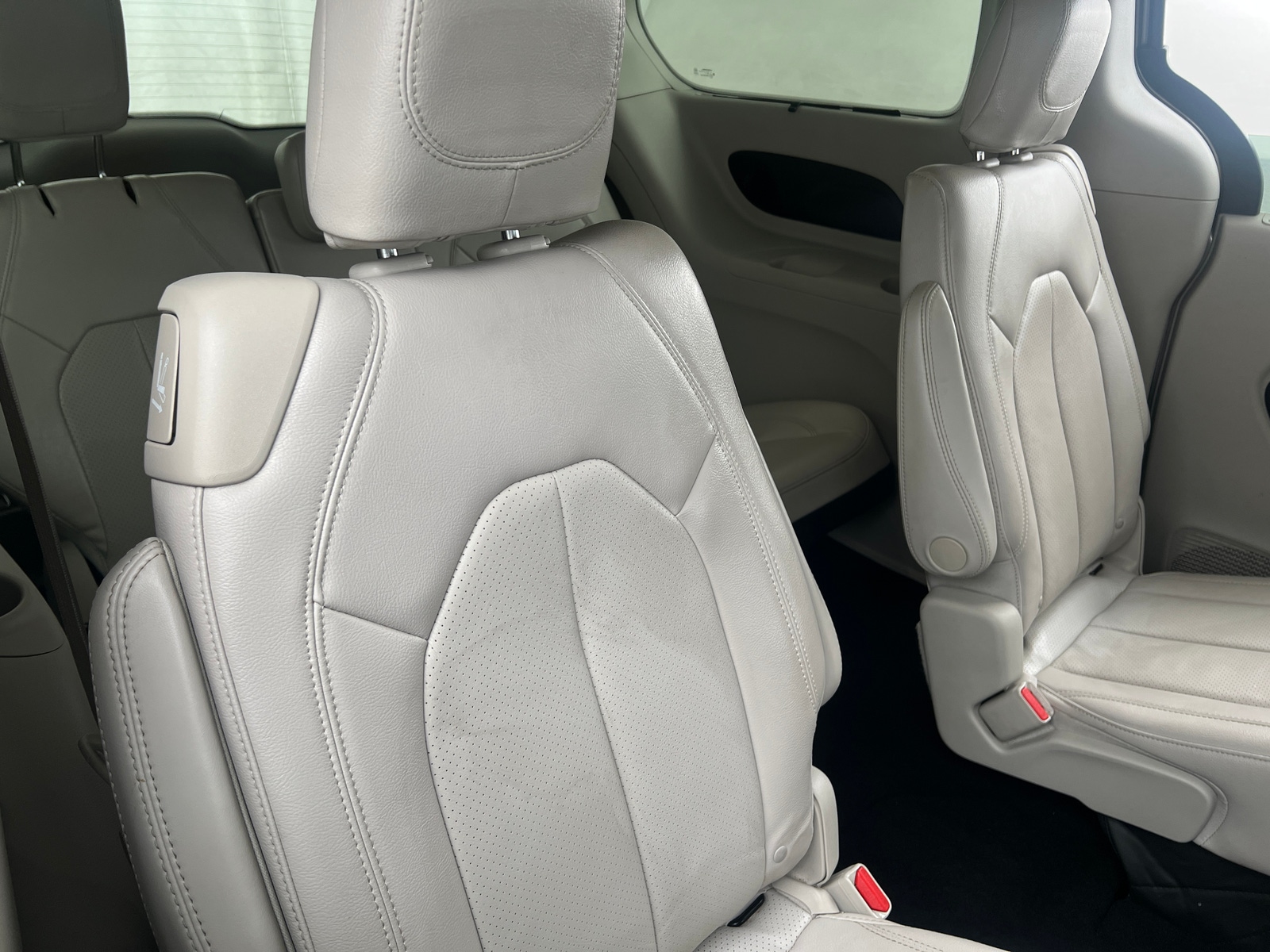 Thumbnail: 2017 Chrysler Pacifica - 5