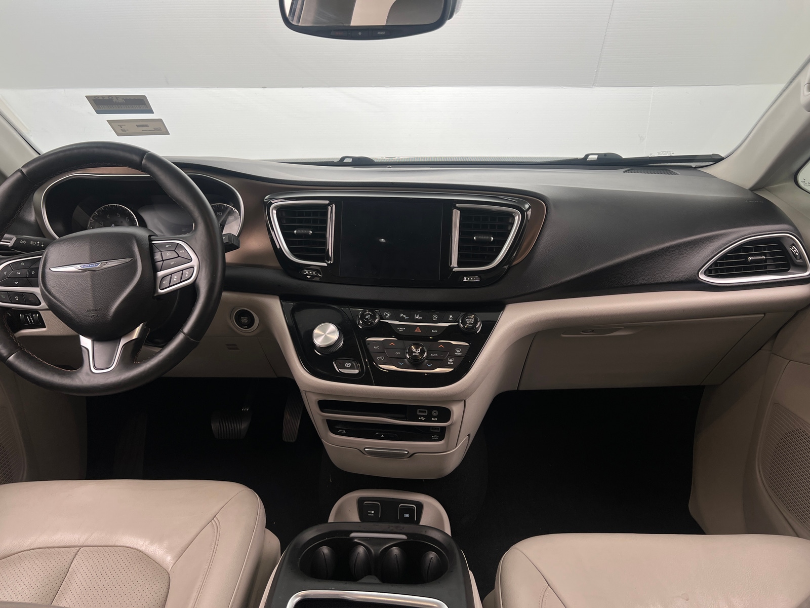 Thumbnail: 2017 Chrysler Pacifica - 2