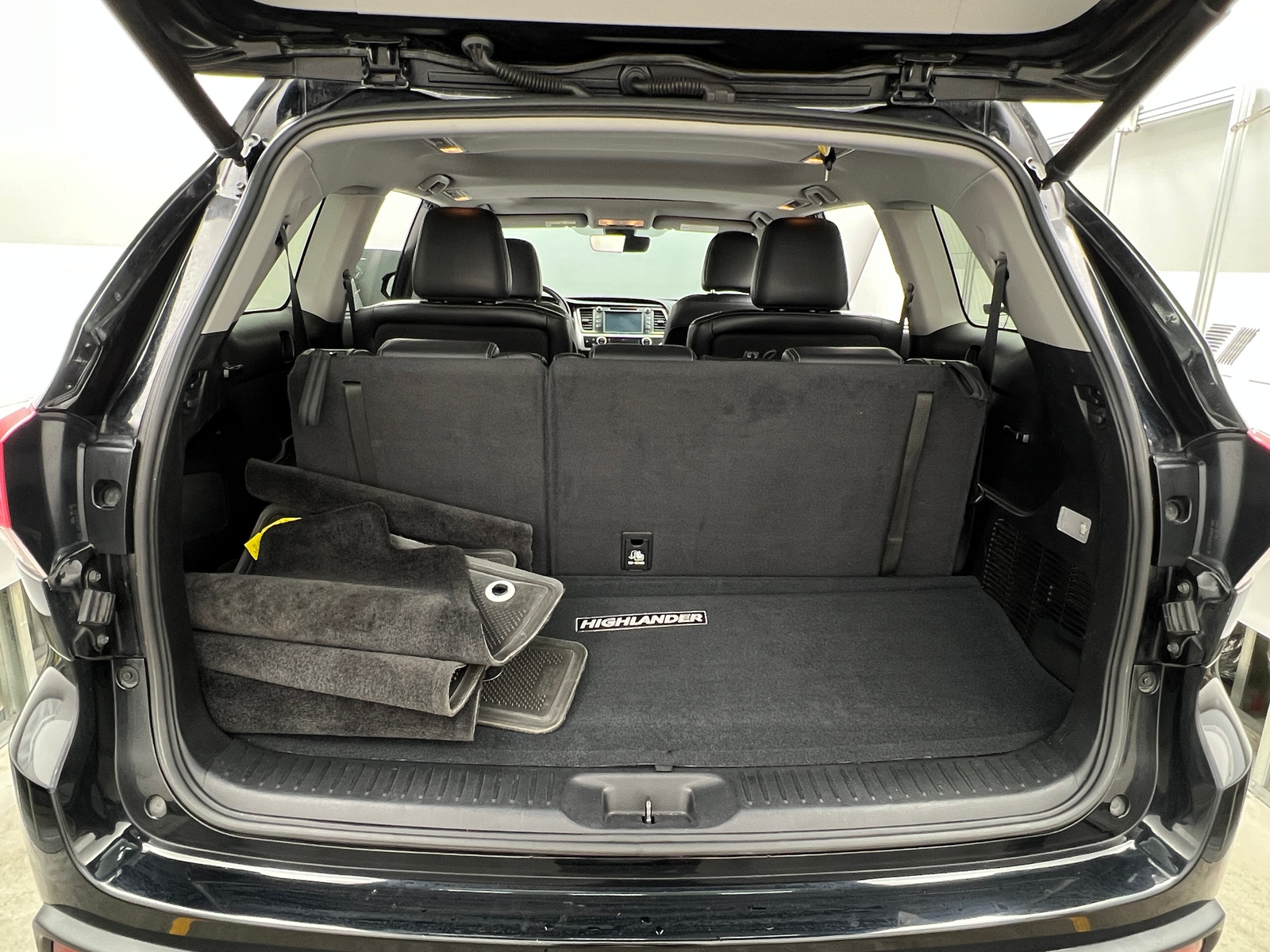 Thumbnail: 2017 Toyota Highlander - 6