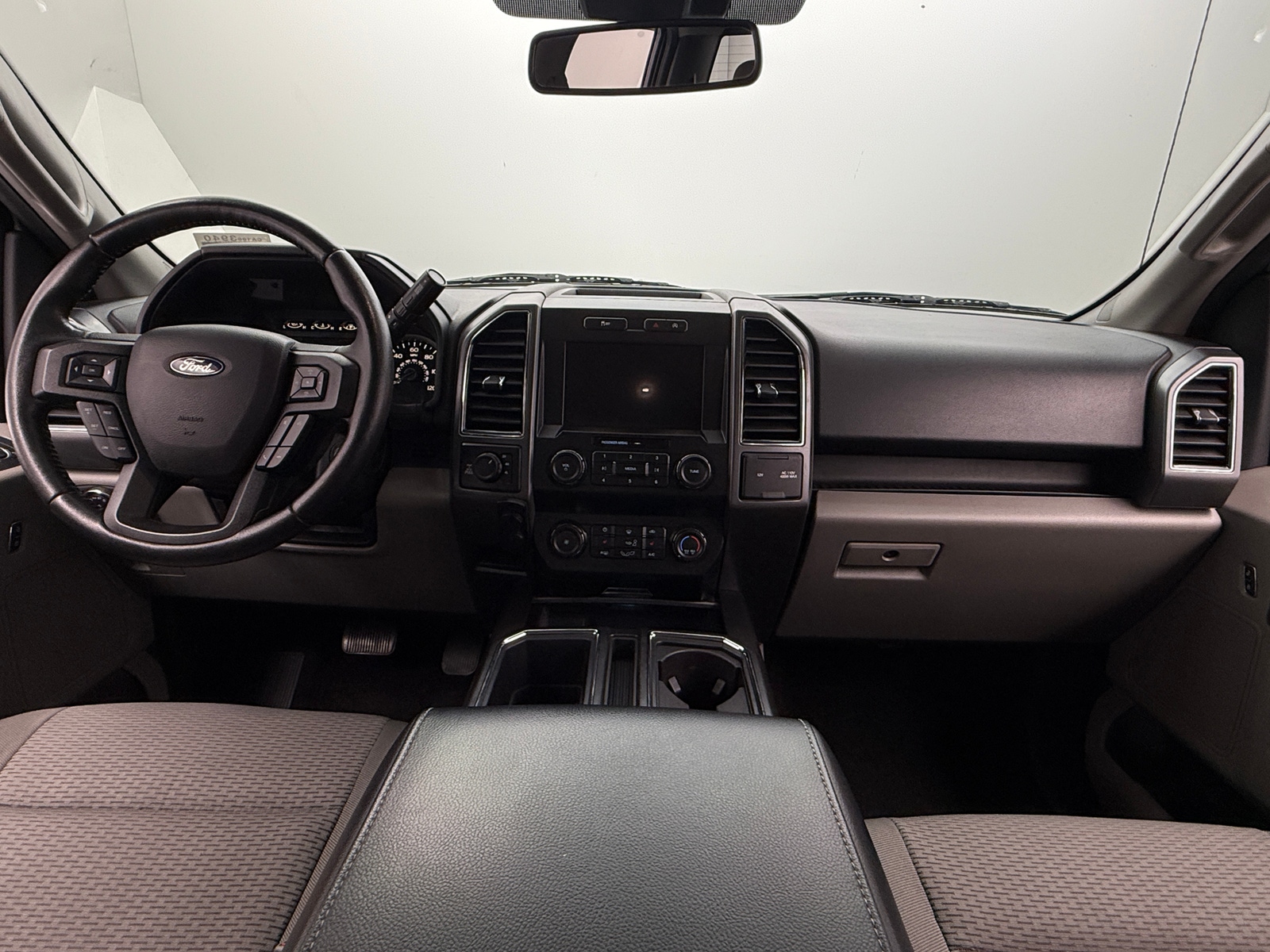 Thumbnail: 2019 Ford Econoline - 3