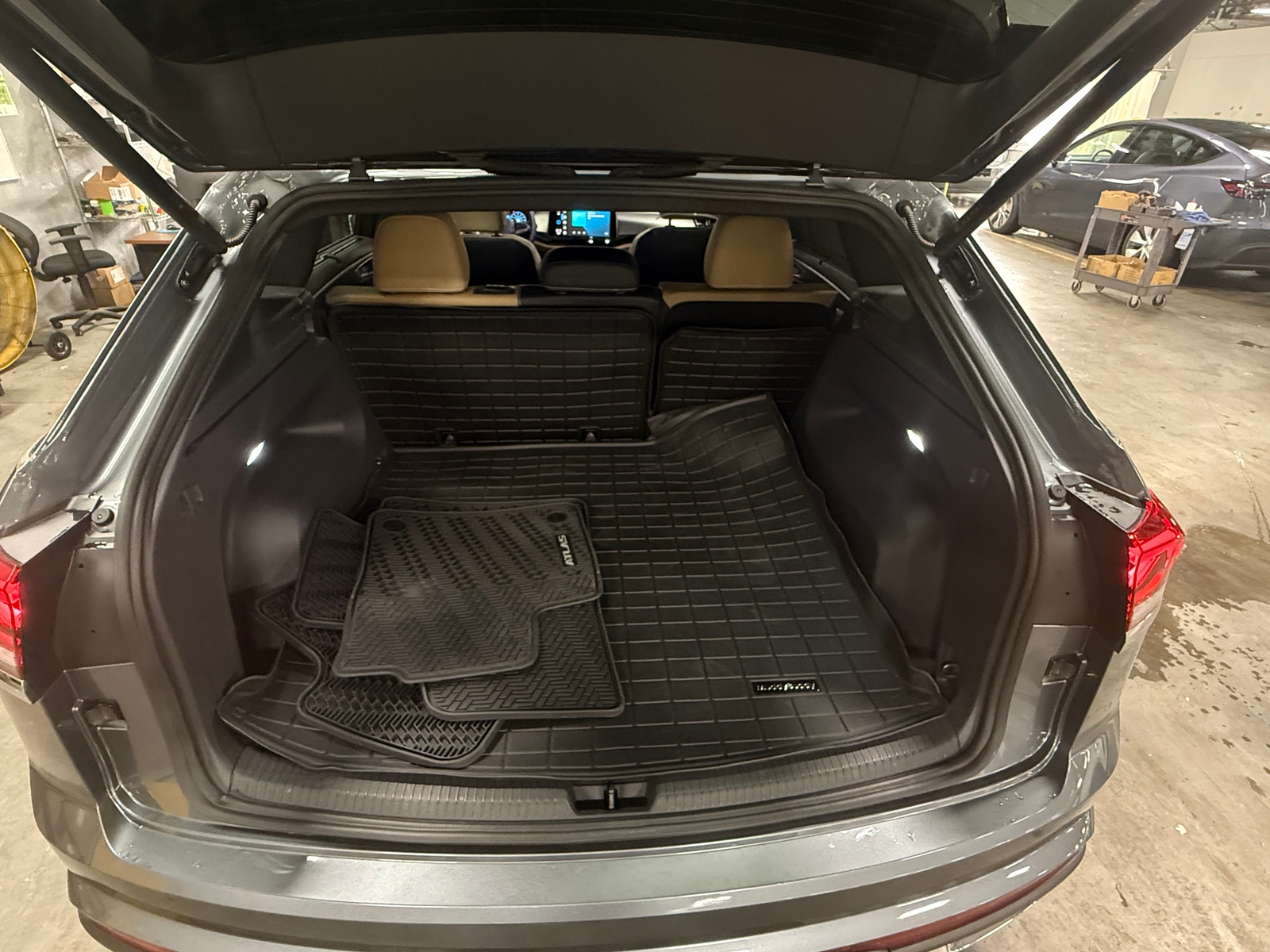 Thumbnail: 2024 Volkswagen Atlas - 6