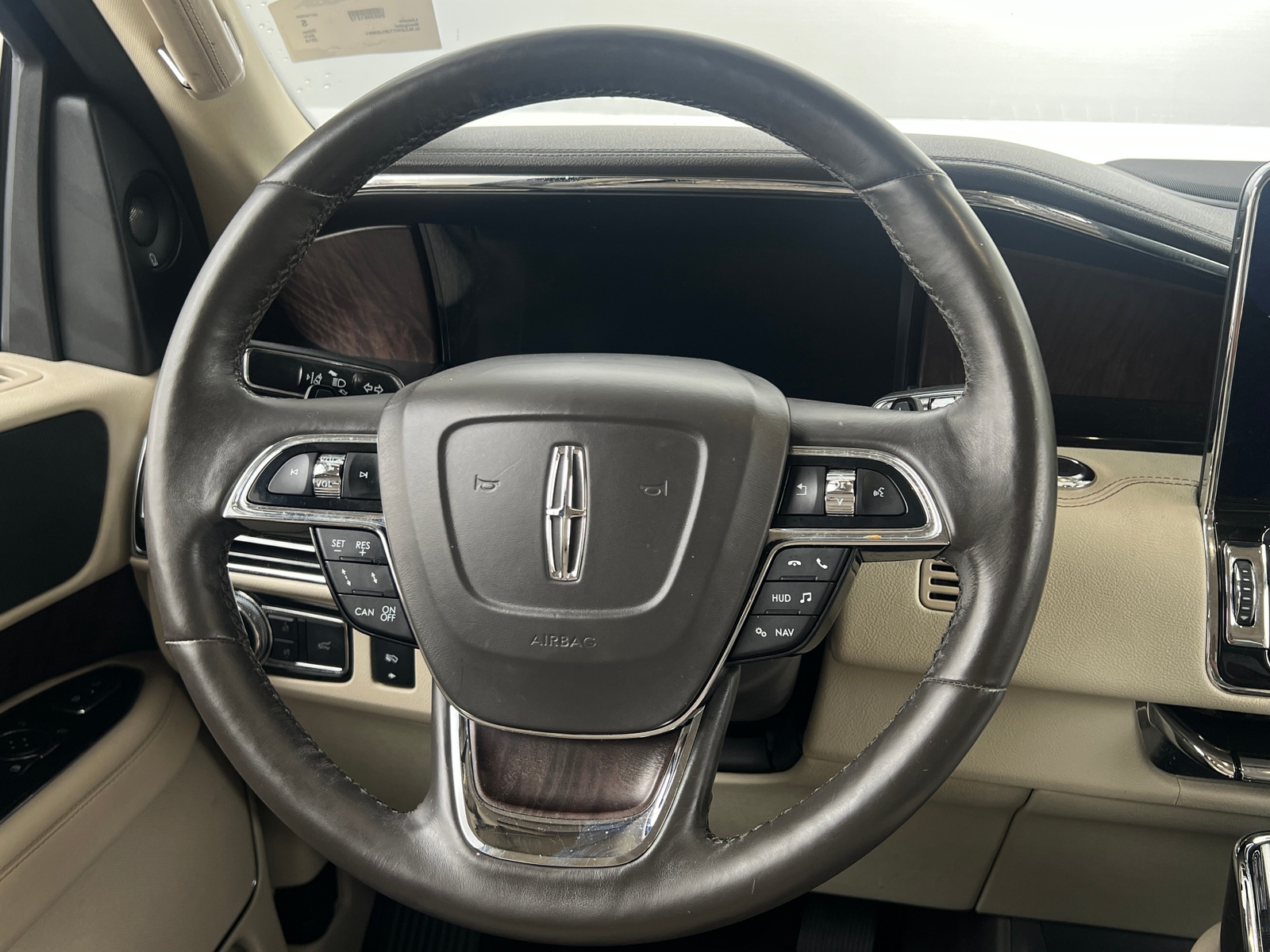 Thumbnail: 2018 Lincoln Navigator - 4