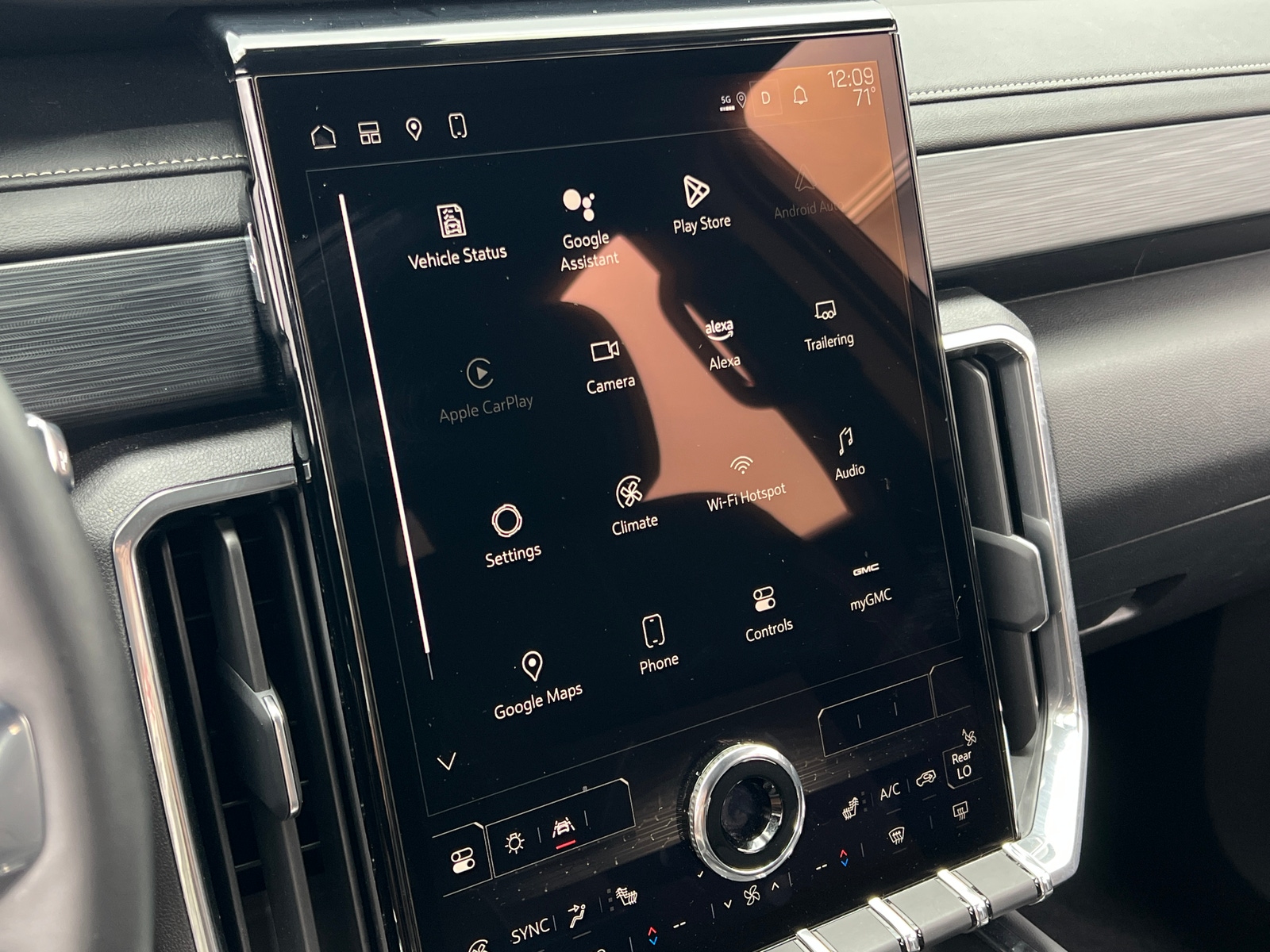 Thumbnail: 2025 GMC Acadia - 4