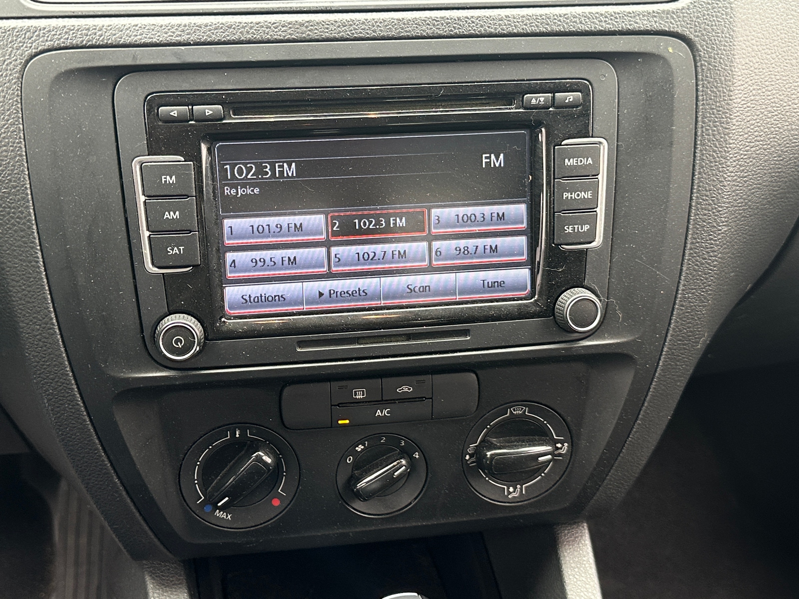 Thumbnail: 2015 Volkswagen Jetta - 4