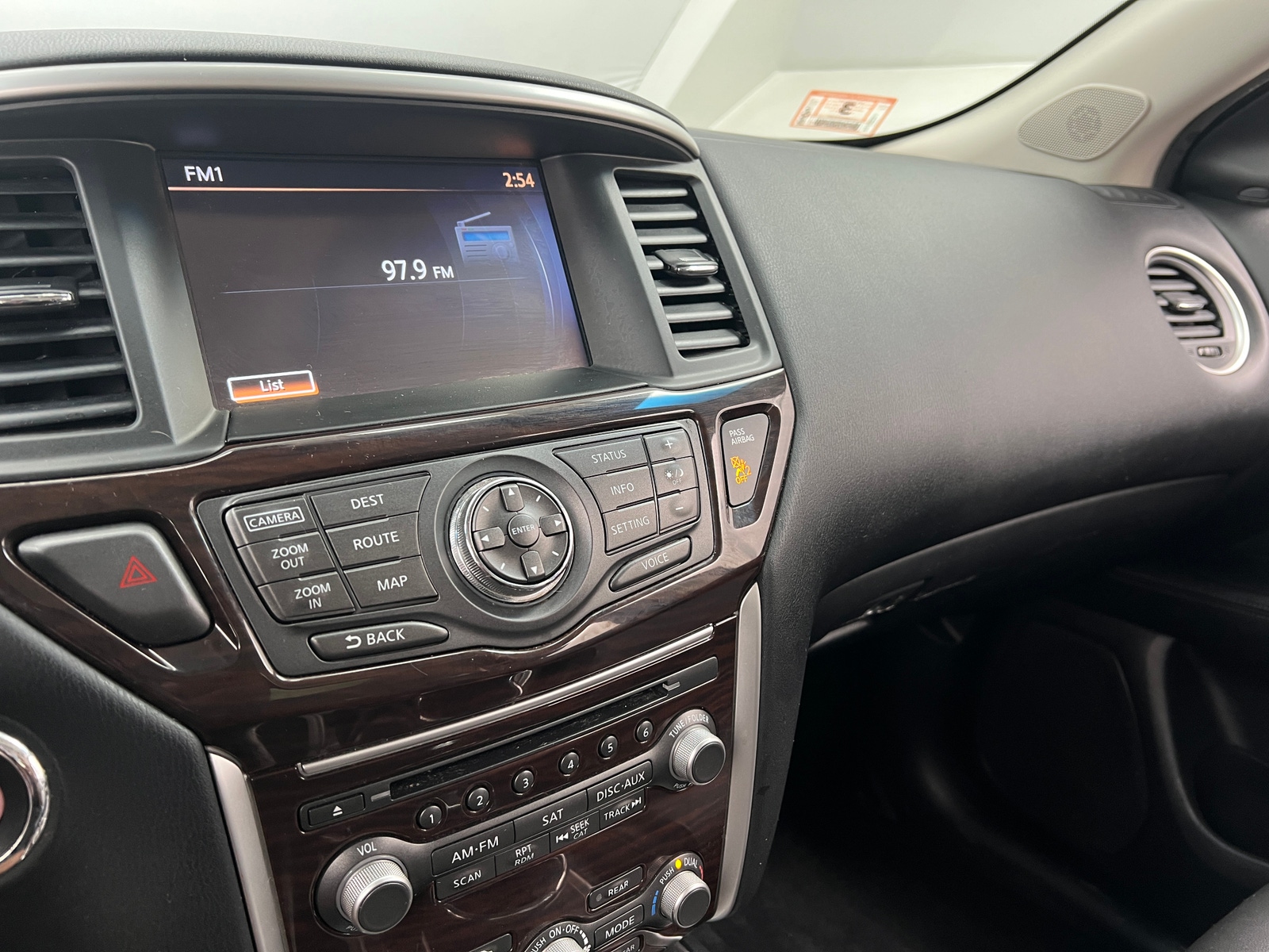 Thumbnail: 2016 Nissan Pathfinder - 3