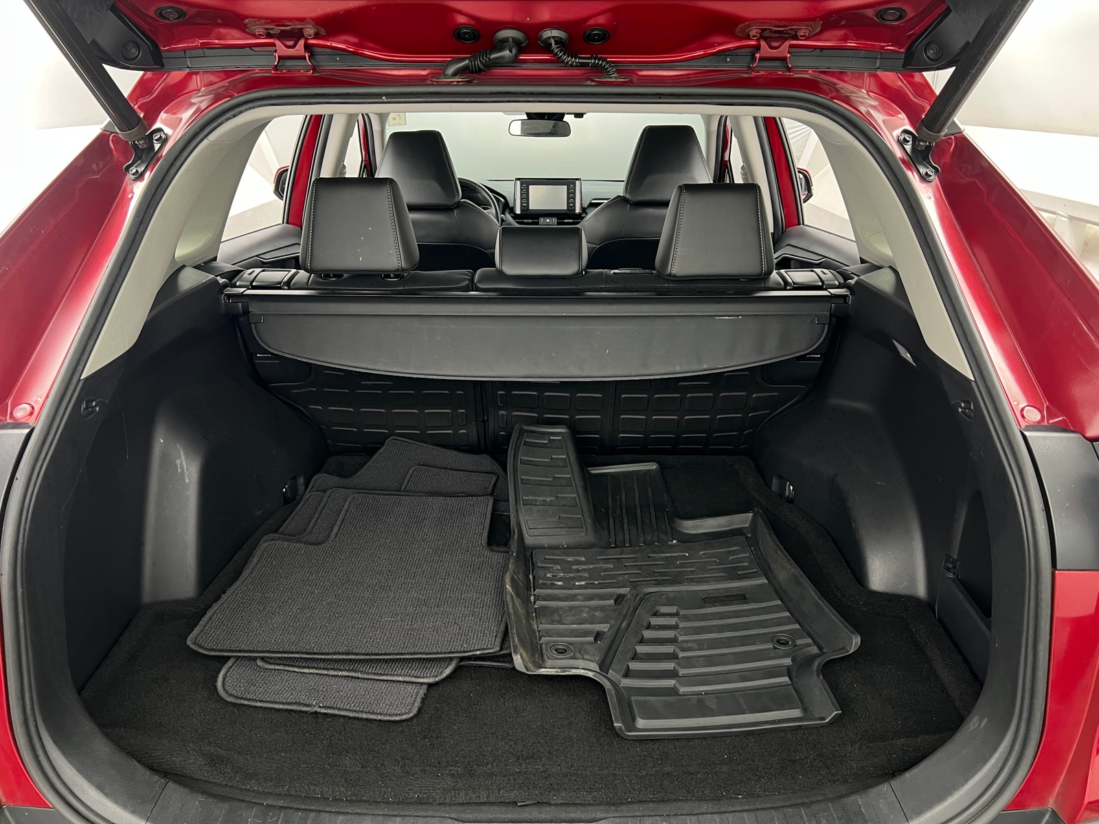 Thumbnail: 2019 Toyota RAV4 - 6