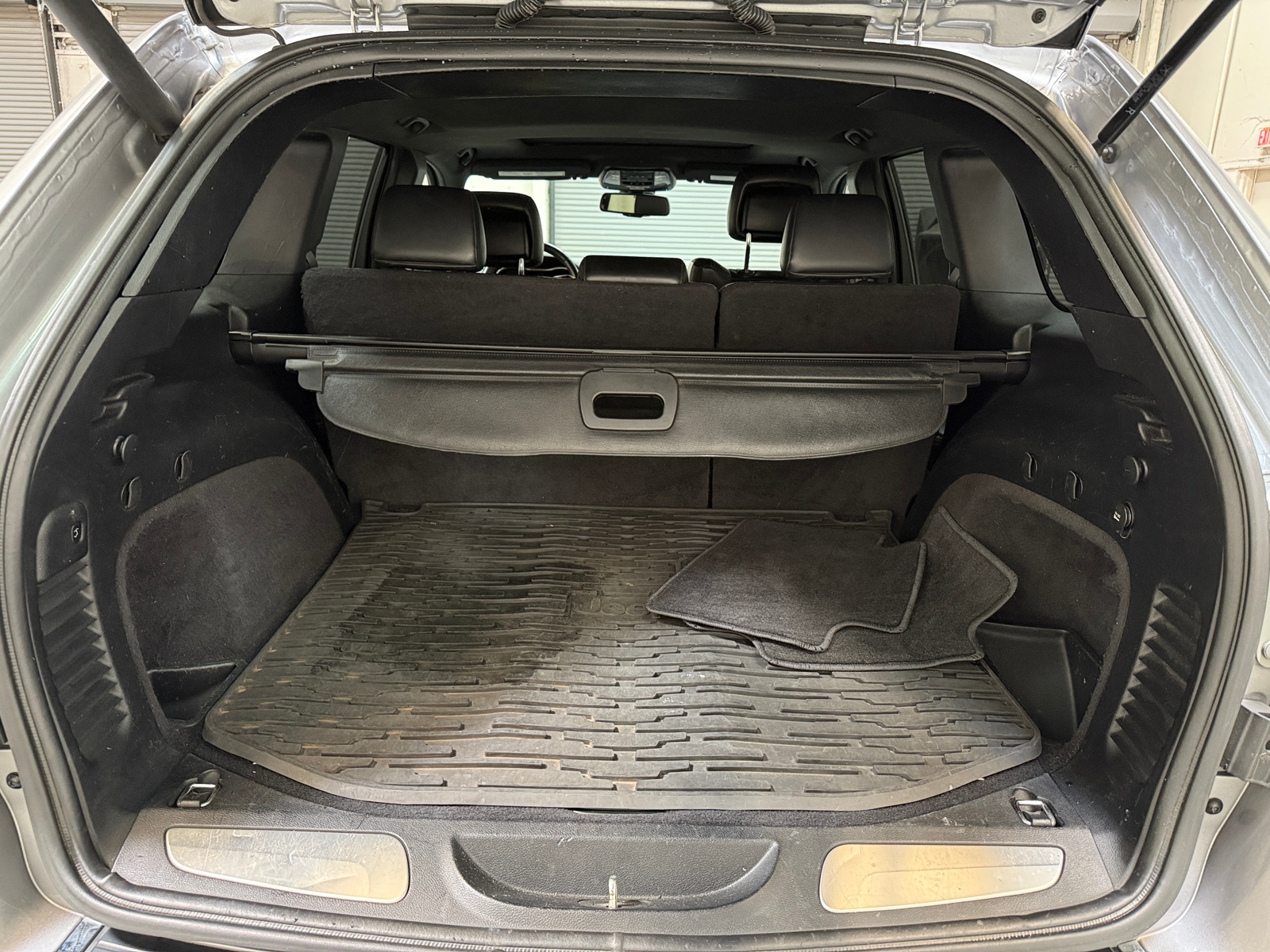Thumbnail: 2015 Jeep Grand Cherokee - 6
