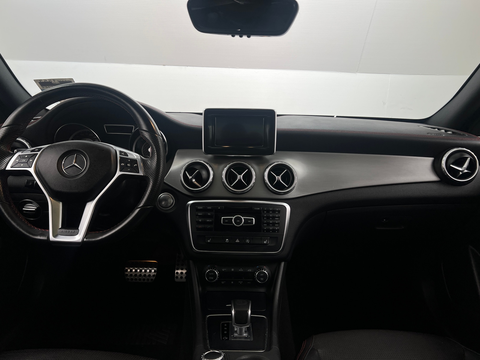 Thumbnail: 2015 Mercedes-Benz GLA - 2