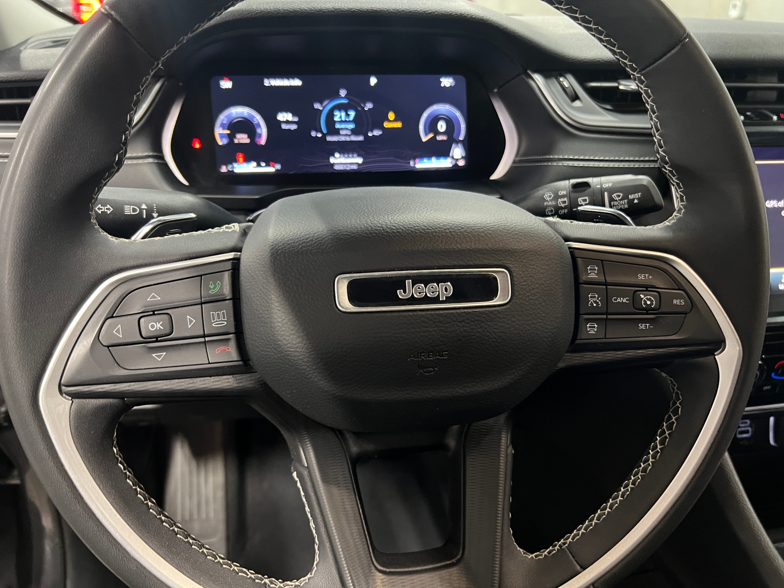 Thumbnail: 2023 Jeep Grand Cherokee L - 5
