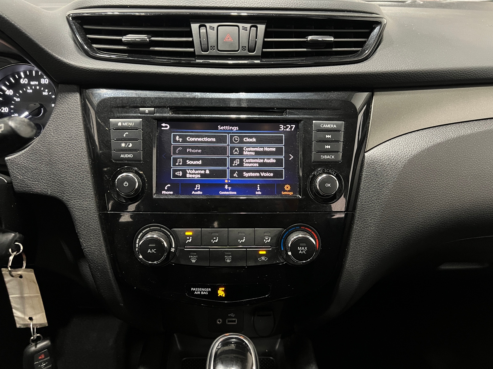 Thumbnail: 2019 Nissan Rogue Sport - 4