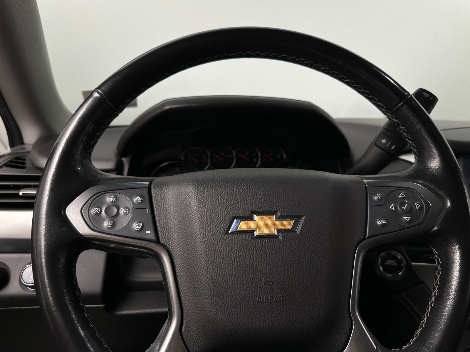 Thumbnail: 2020 Chevrolet Suburban - 4