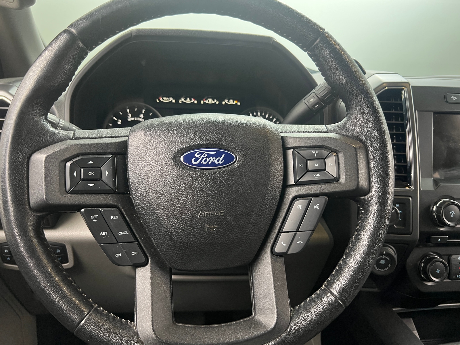 Thumbnail: 2018 Ford Econoline - 5
