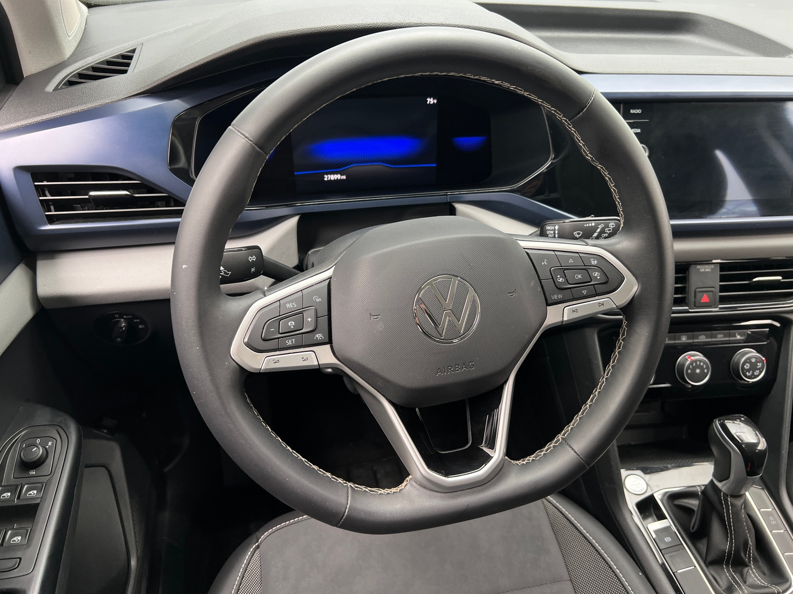 Thumbnail: 2023 Volkswagen Taos - 4