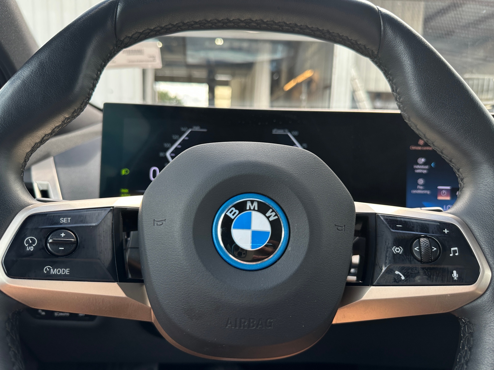 Thumbnail: 2025 BMW iX - 4