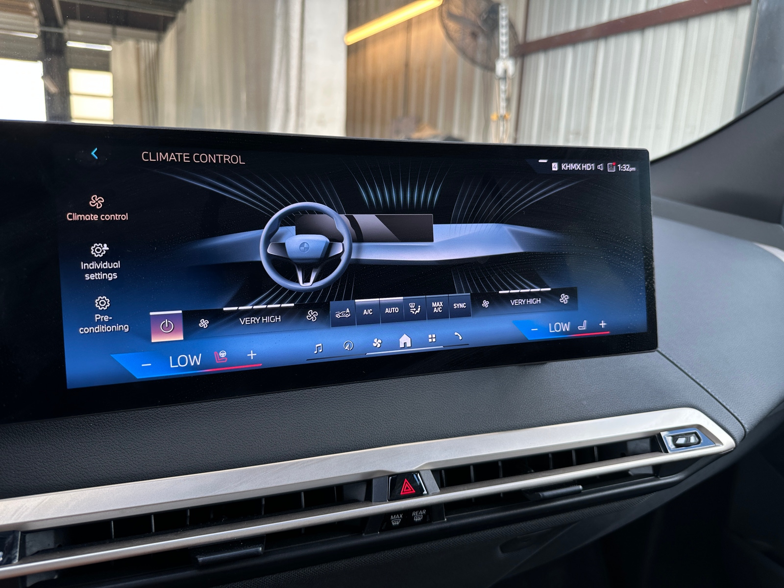 Thumbnail: 2025 BMW iX - 3