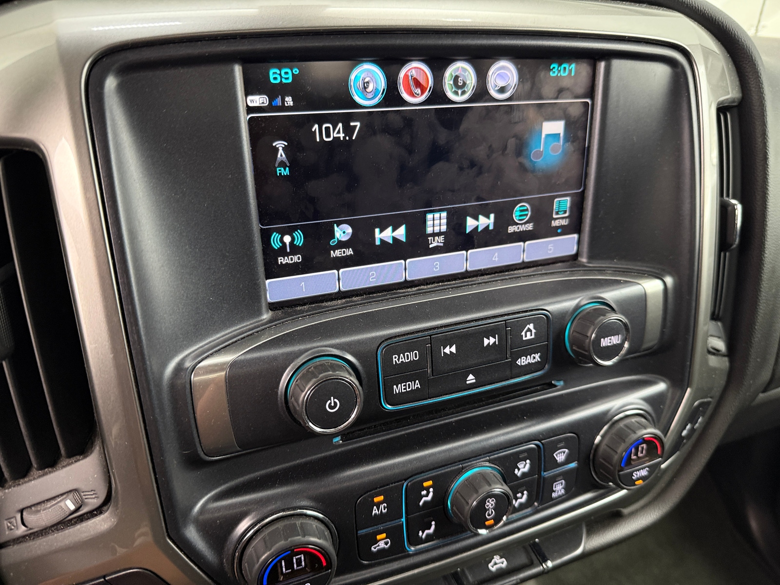 Thumbnail: 2018 Chevrolet Silverado 1500 - 4