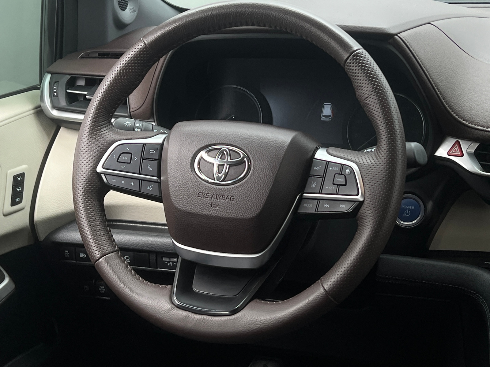 Thumbnail: 2024 Toyota Sienna - 4