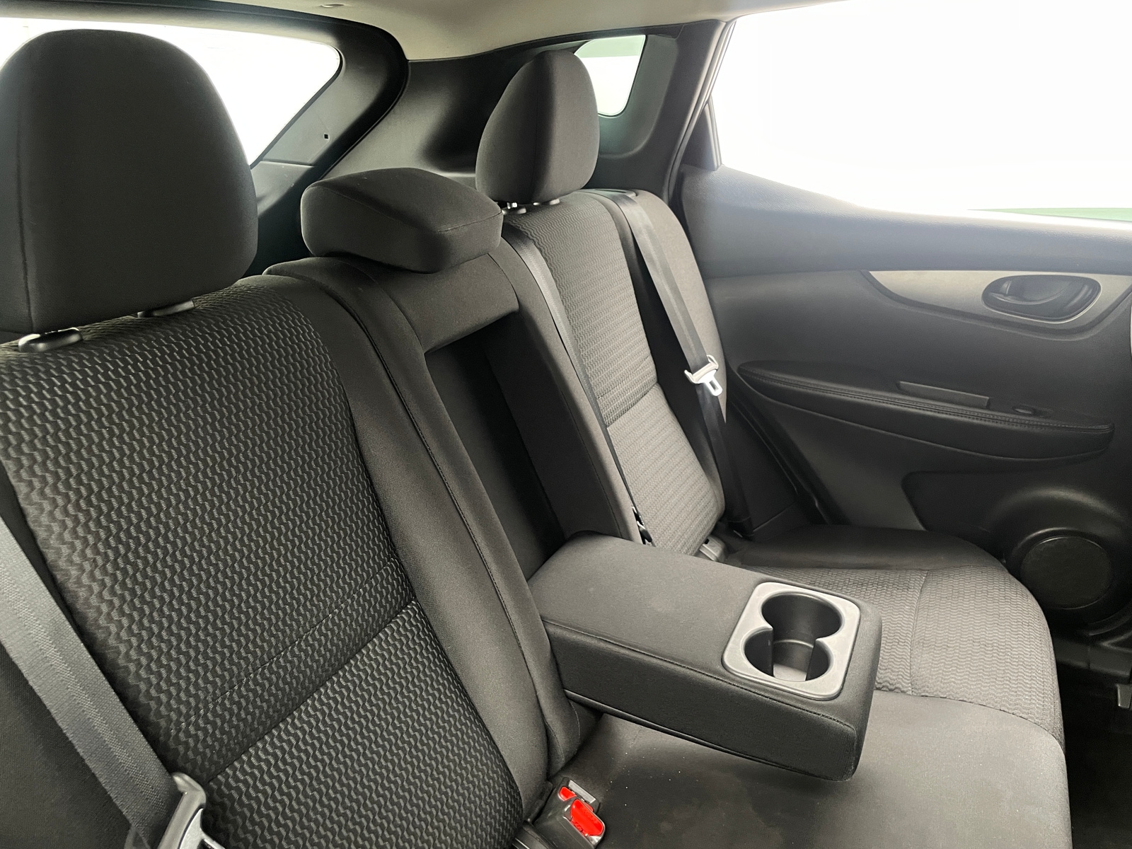 Thumbnail: 2018 Nissan Rogue Sport - 6