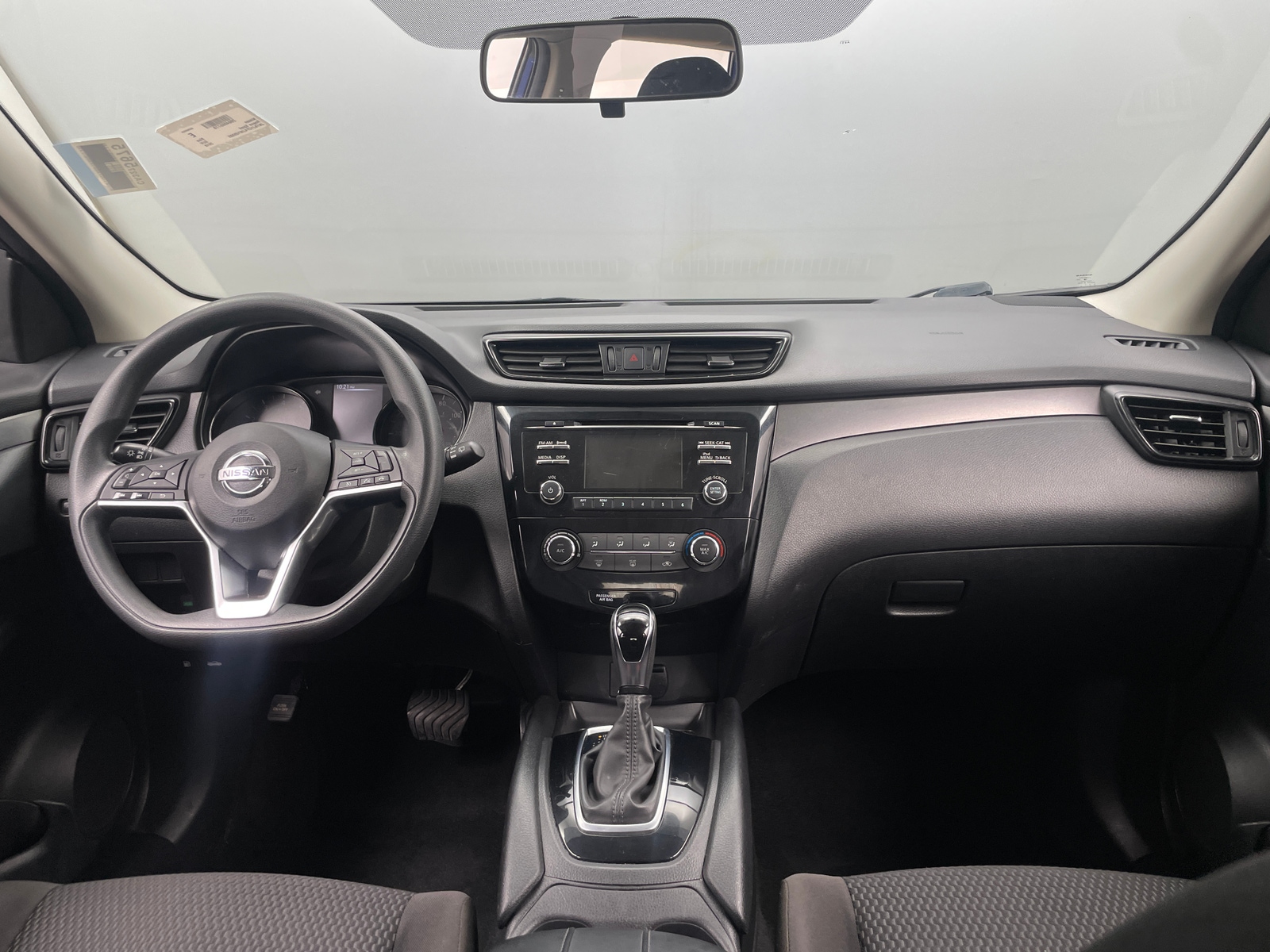 Thumbnail: 2018 Nissan Rogue Sport - 3