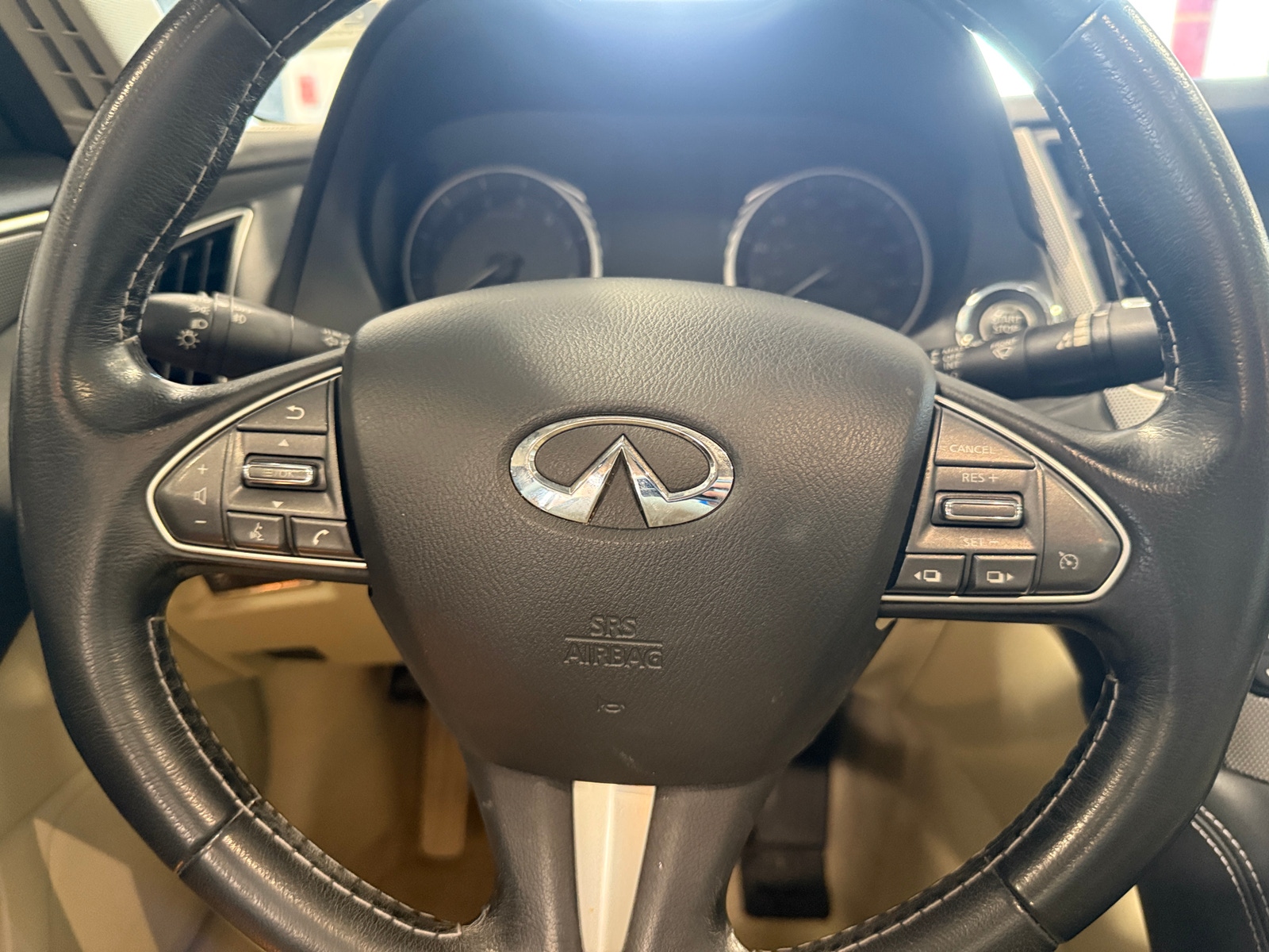 Thumbnail: 2015 INFINITI Q50 - 4