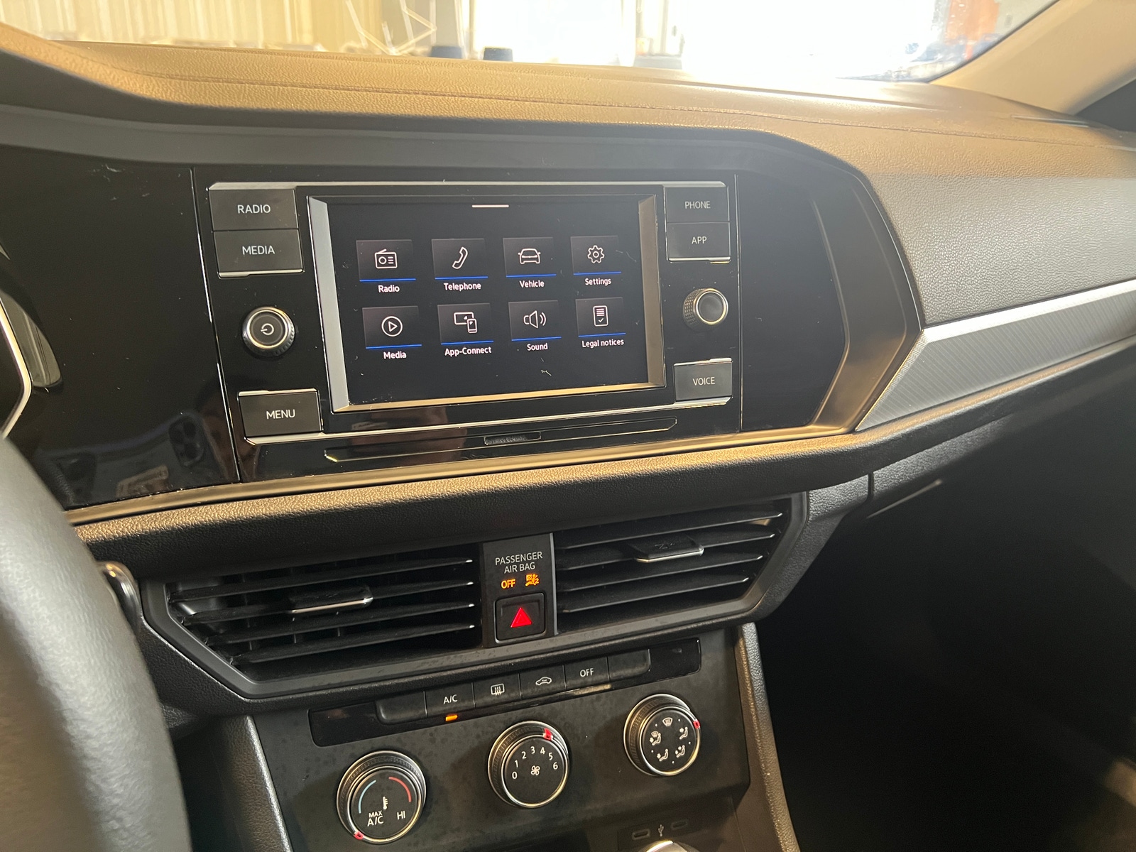 Thumbnail: 2021 Volkswagen Jetta - 4