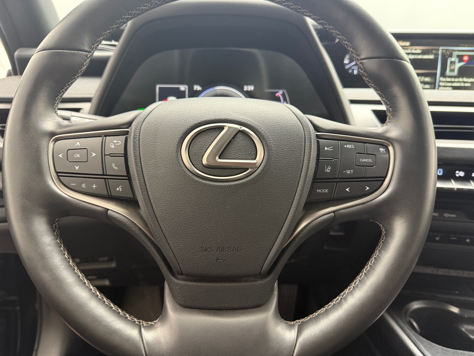 Thumbnail: 2020 Lexus UX - 4