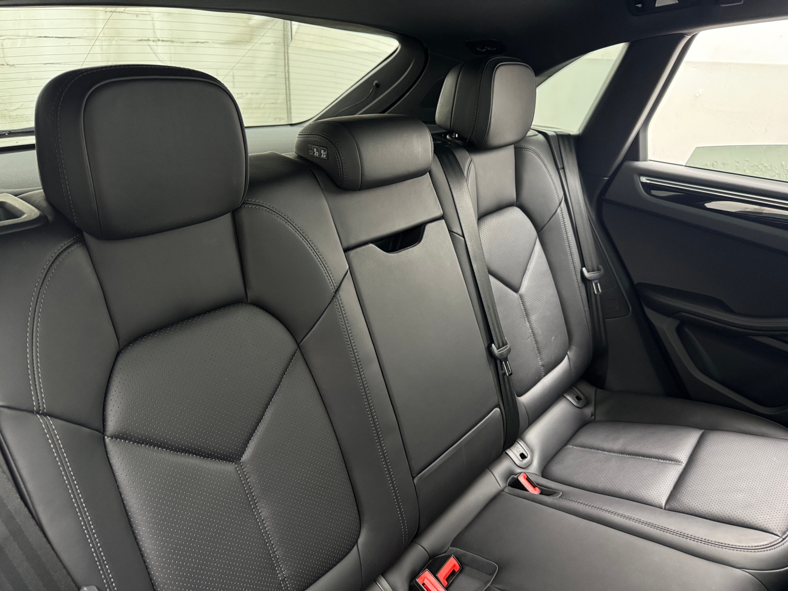 Thumbnail: 2017 Porsche Macan - 5
