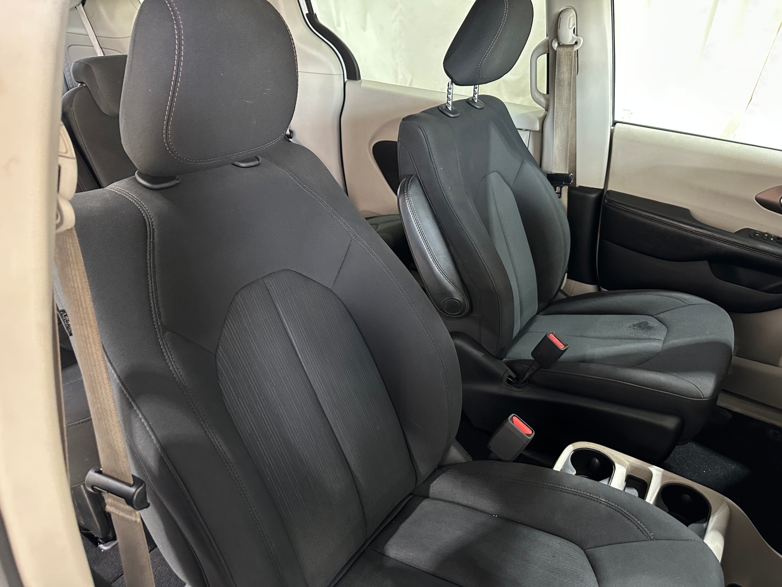 Thumbnail: 2019 Chrysler Pacifica - 2