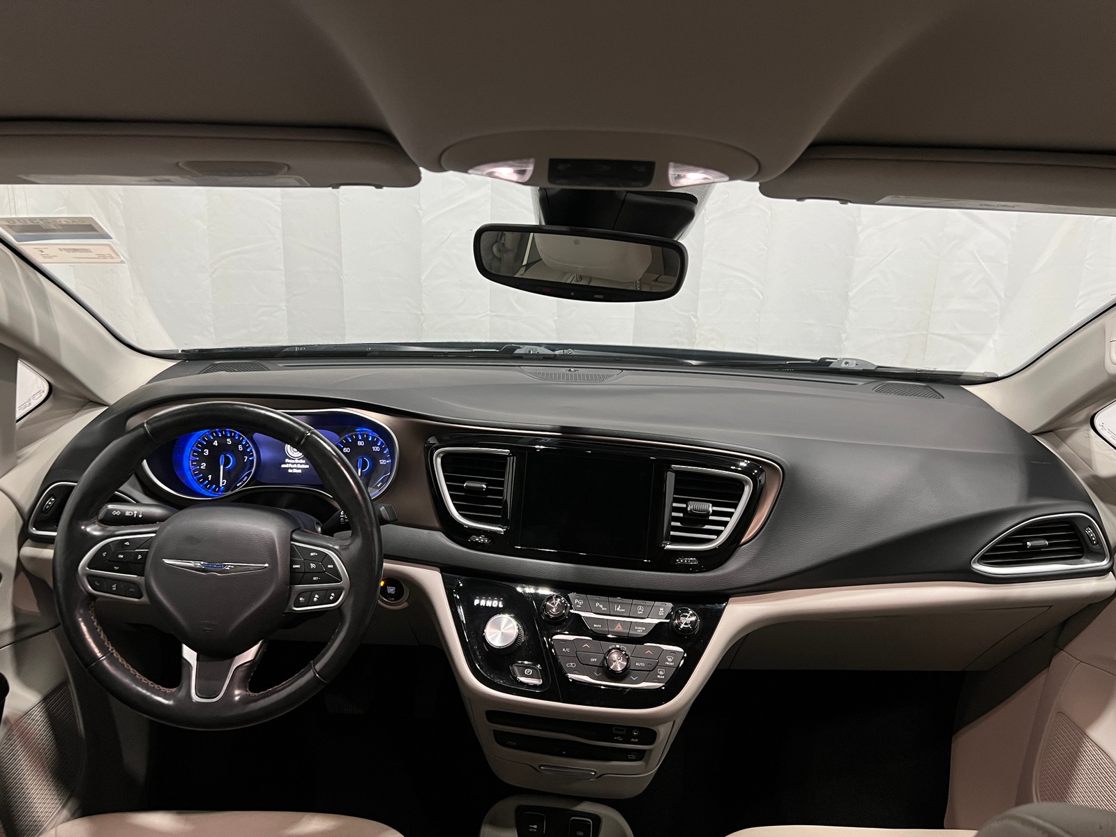 Thumbnail: 2019 Chrysler Pacifica - 2