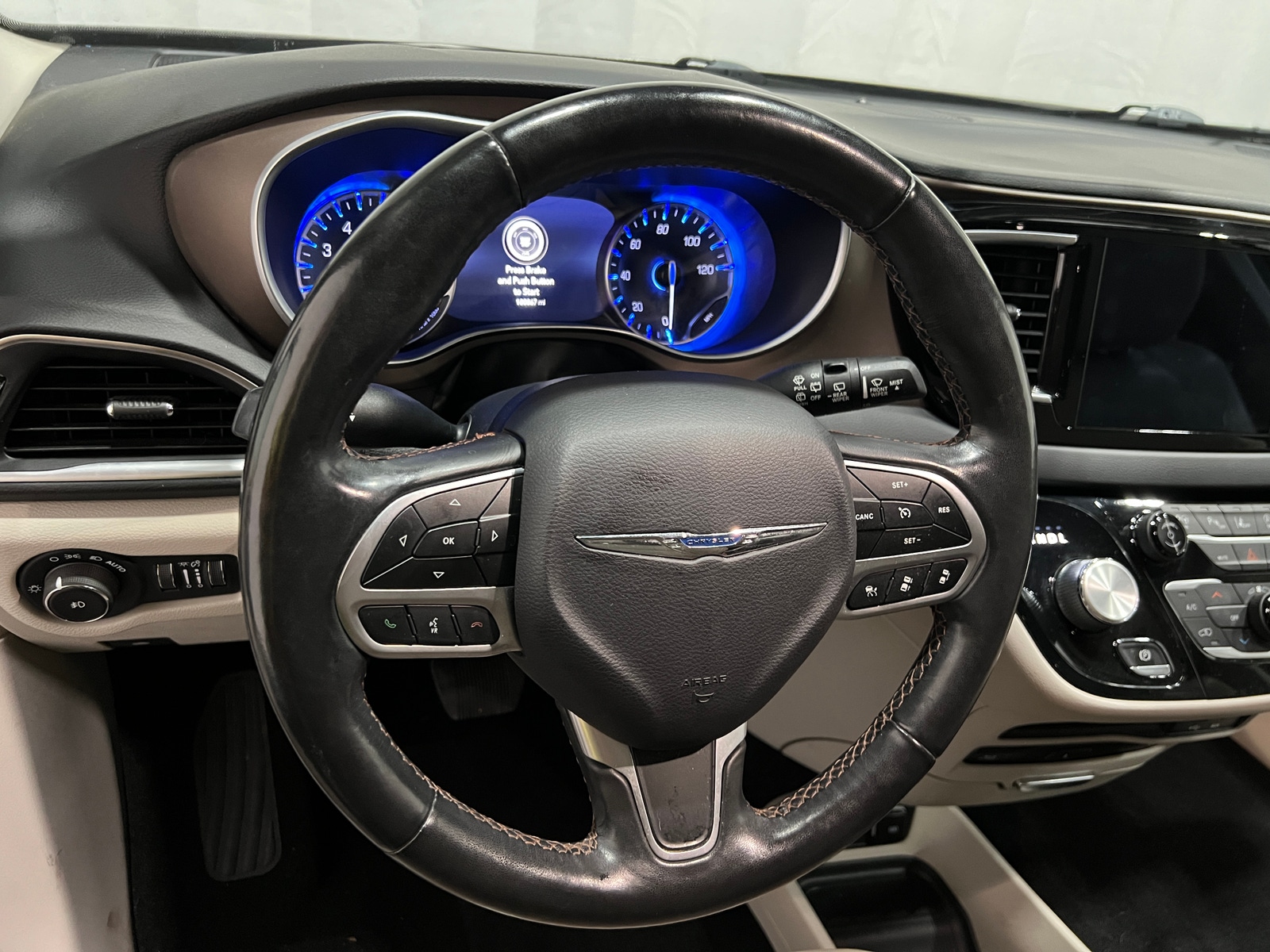 Thumbnail: 2019 Chrysler Pacifica - 4