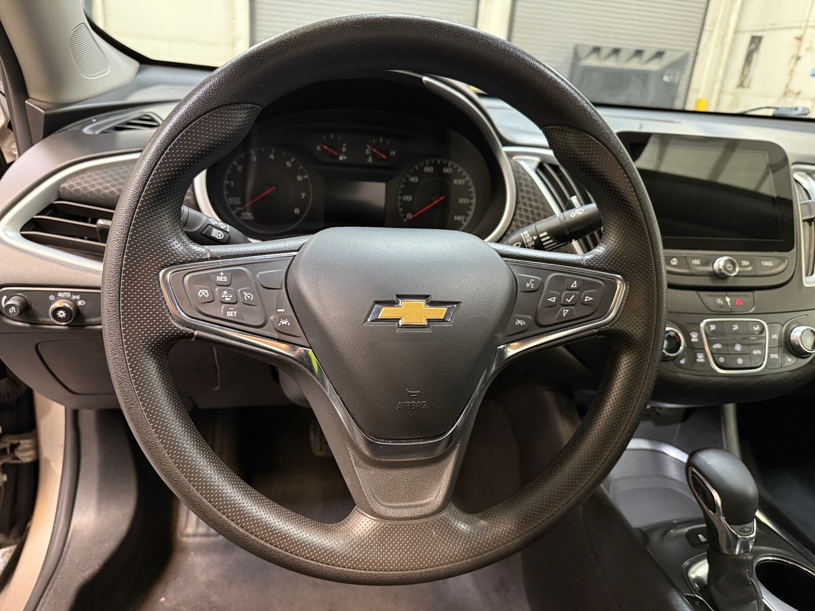 Thumbnail: 2023 Chevrolet Malibu - 5