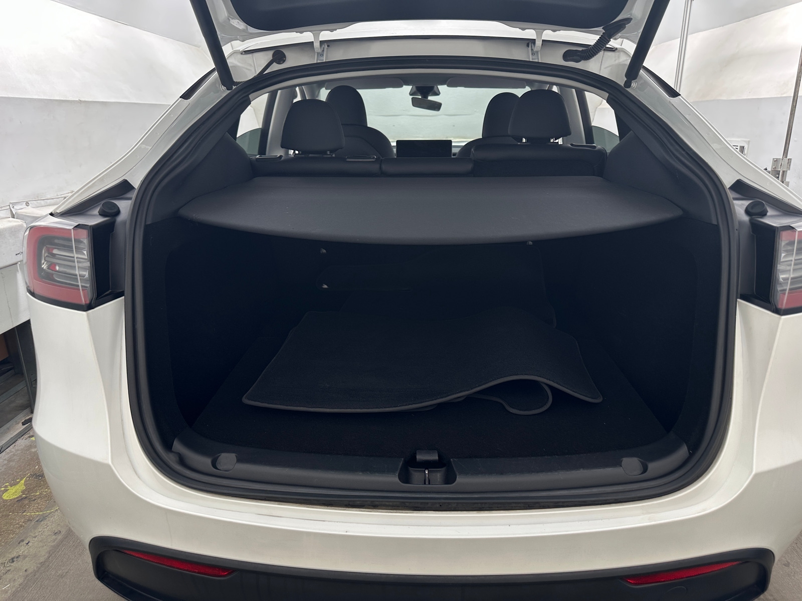 Thumbnail: 2023 Tesla Model Y - 6