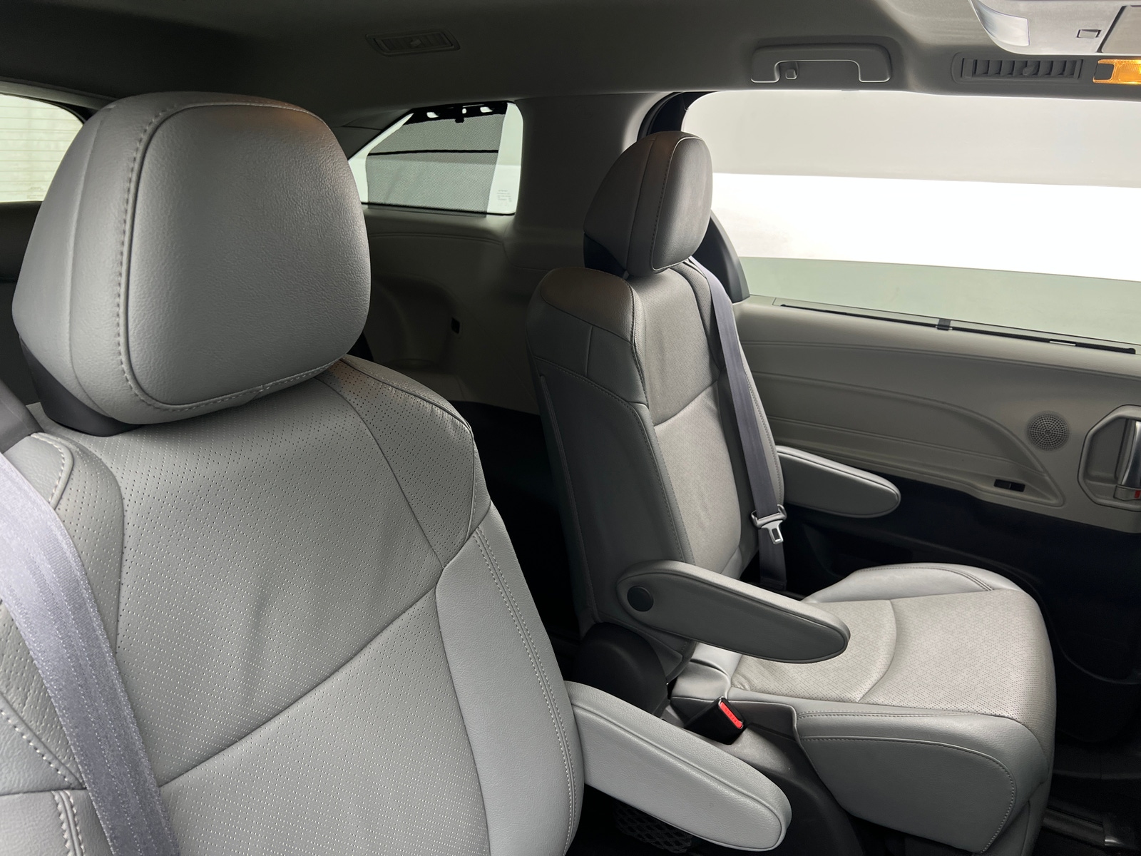 Thumbnail: 2021 Toyota Sienna - 5