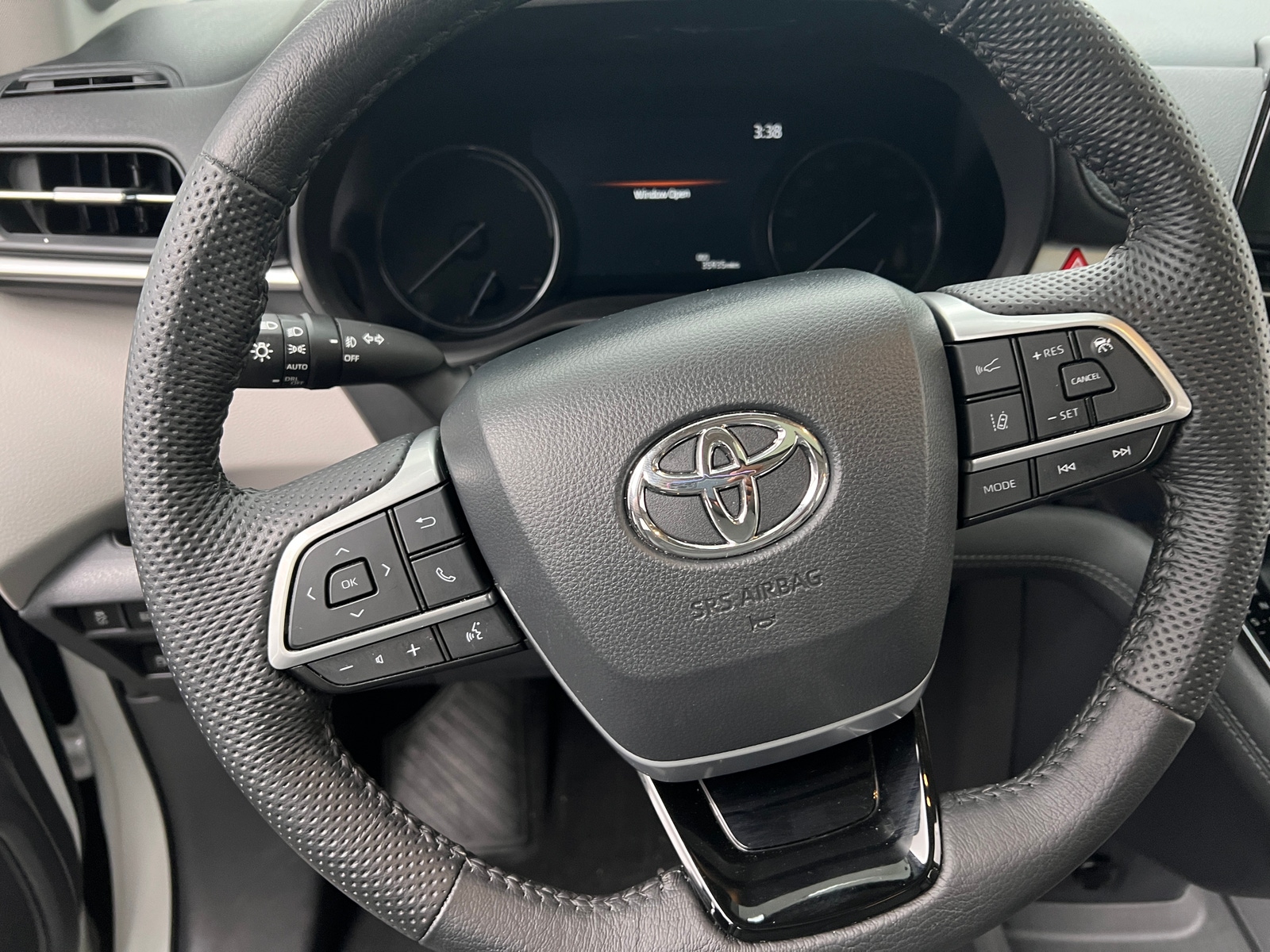 Thumbnail: 2021 Toyota Sienna - 4