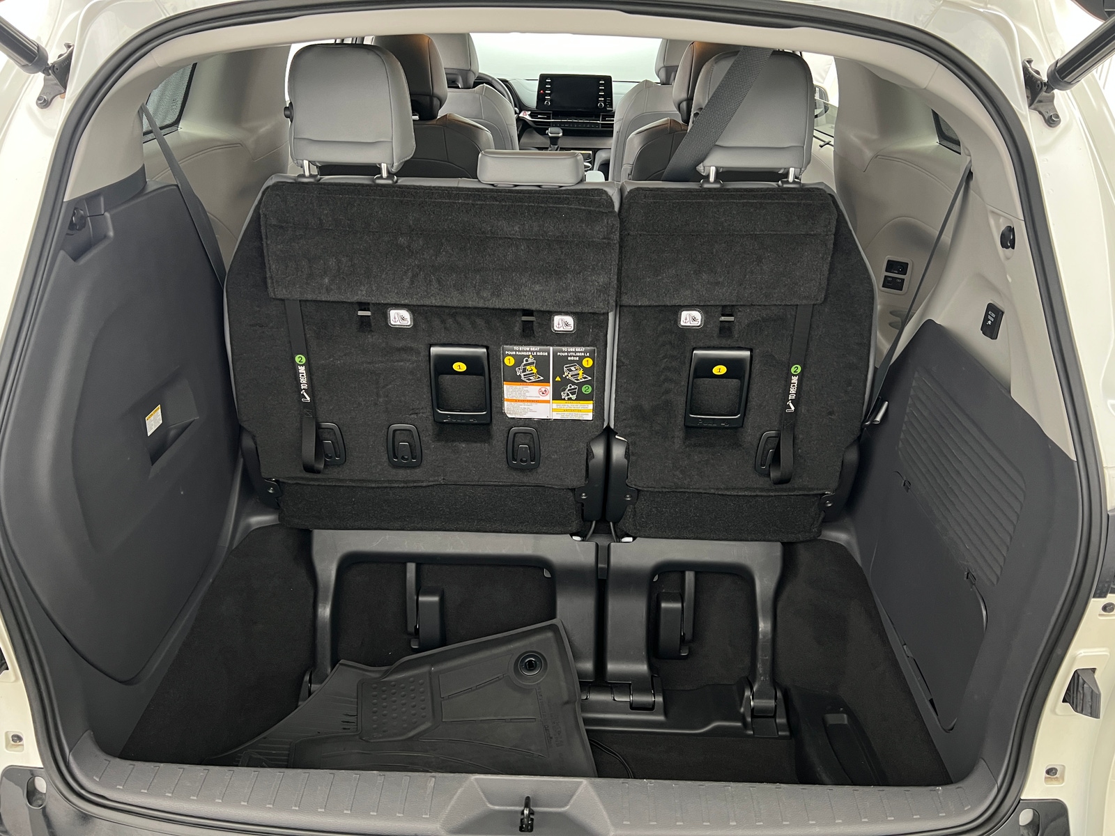 Thumbnail: 2021 Toyota Sienna - 6