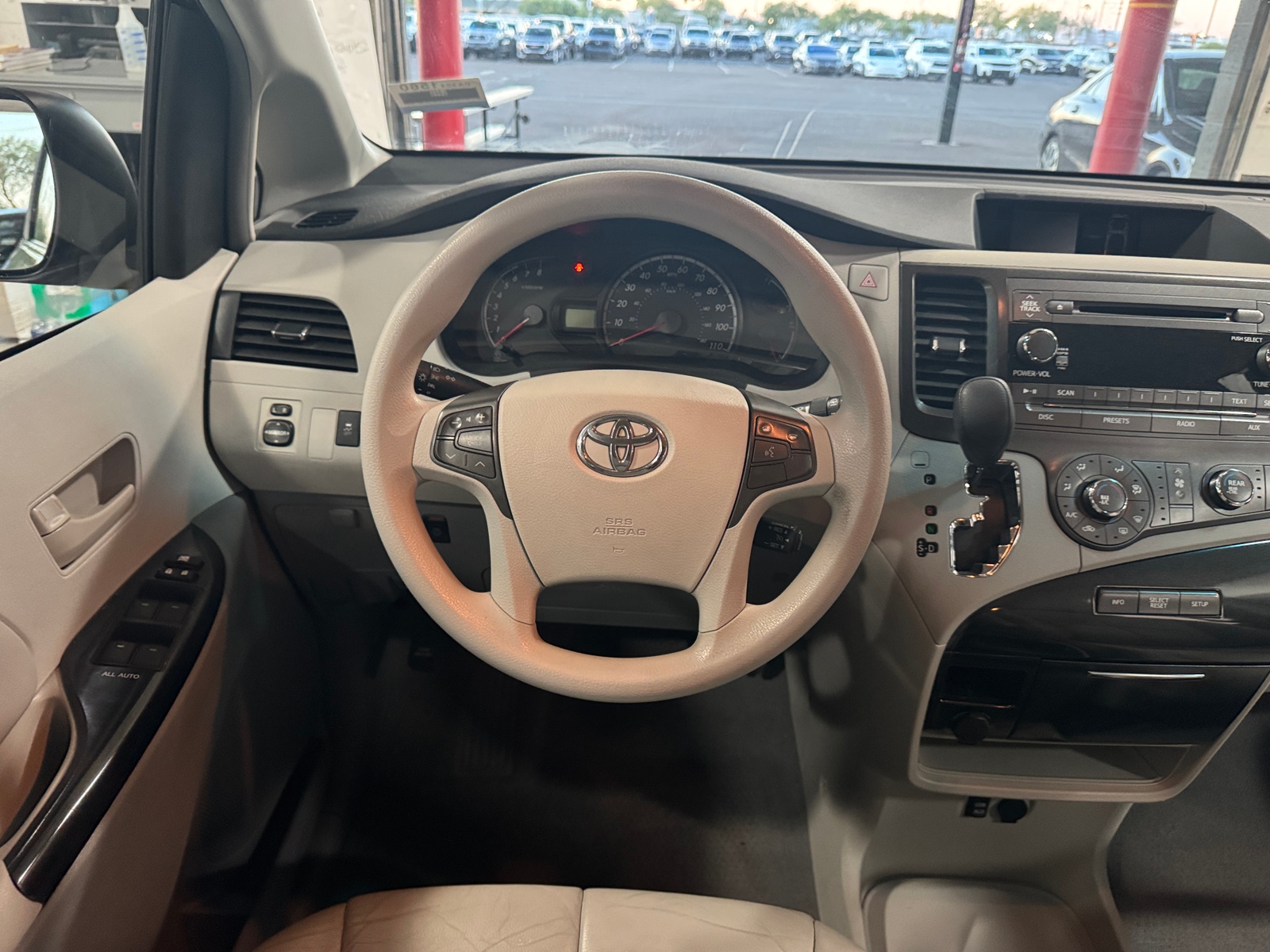 Thumbnail: 2011 Toyota Sienna - 5