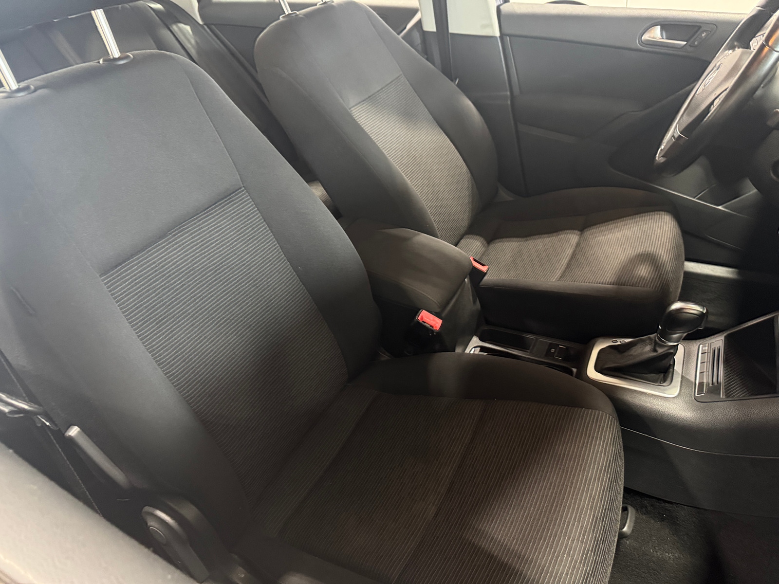 Thumbnail: 2013 Volkswagen Tiguan - 2