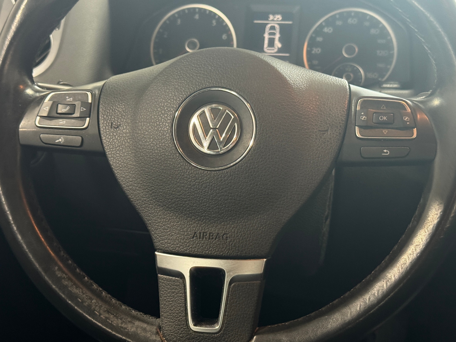 Thumbnail: 2013 Volkswagen Tiguan - 5