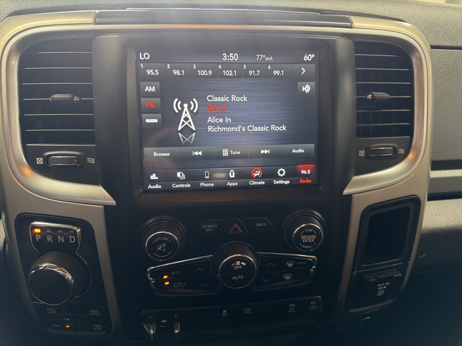 Thumbnail: 2019 RAM 1500 Classic - 4