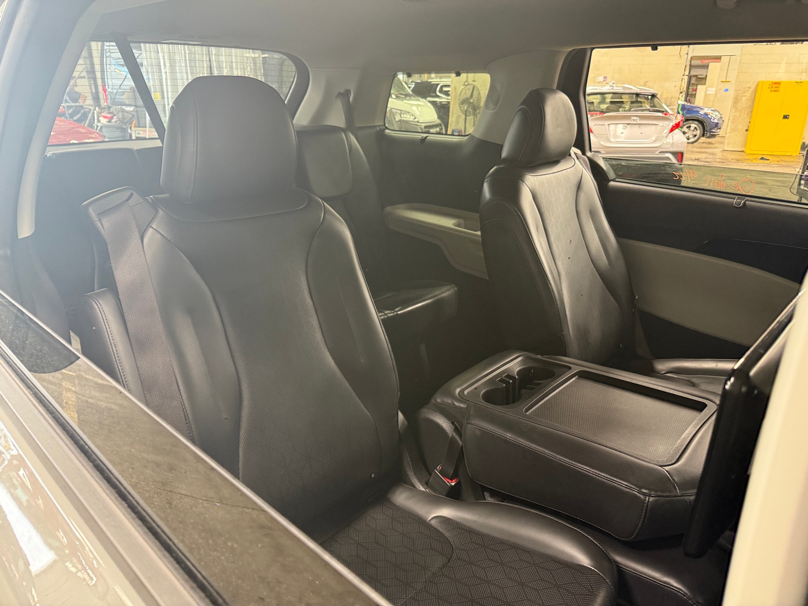 Thumbnail: 2022 Kia Carnival - 6