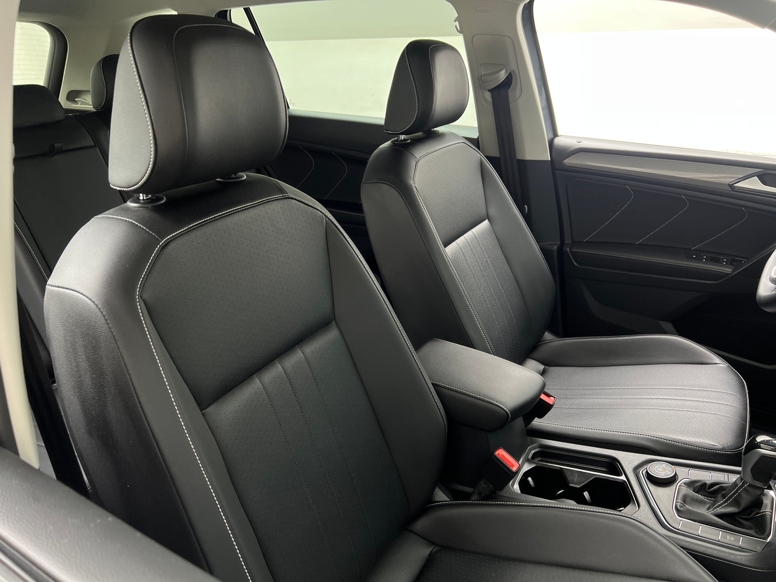 Thumbnail: 2022 Volkswagen Tiguan - 2