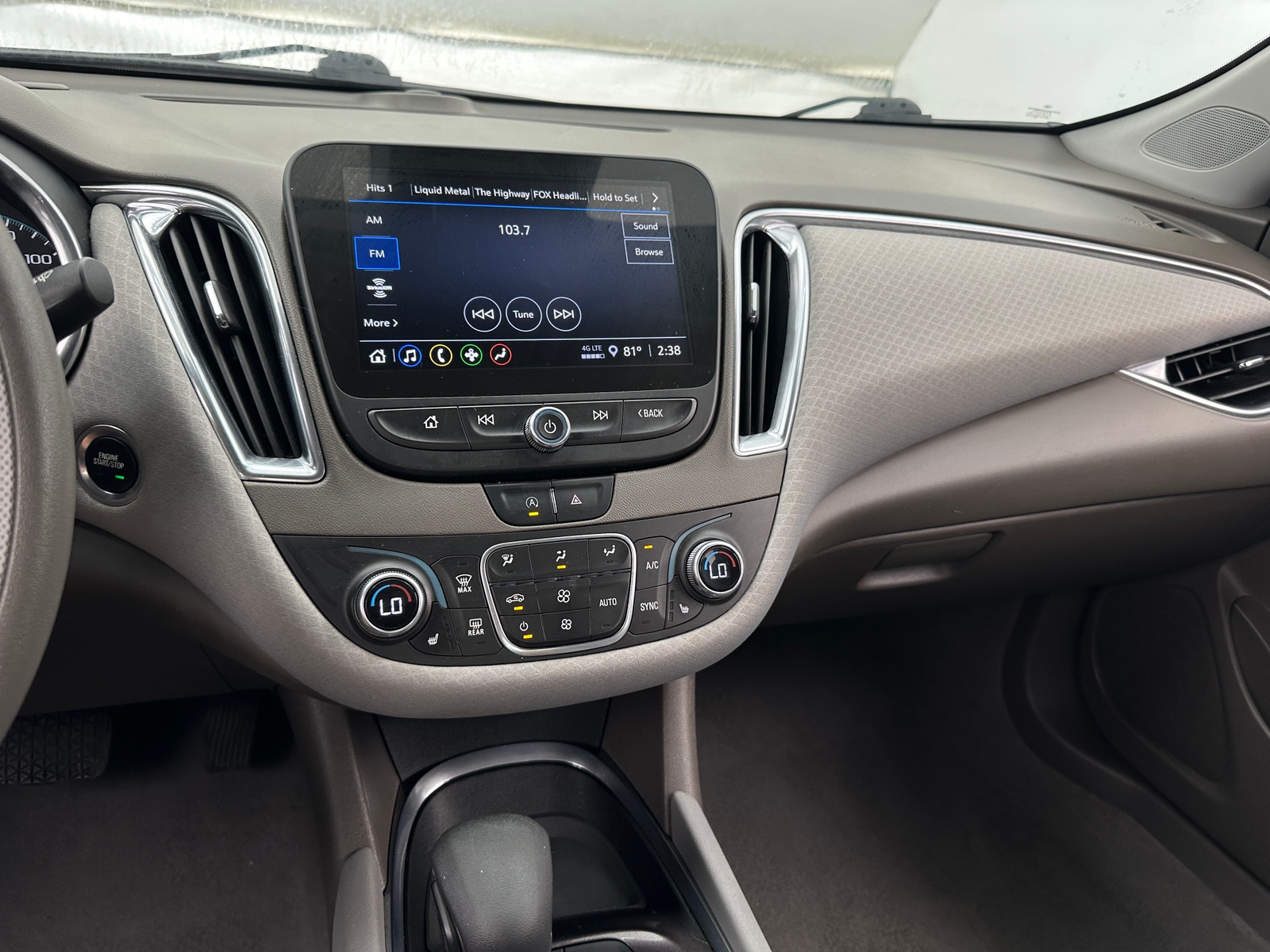 Thumbnail: 2021 Chevrolet Malibu - 4