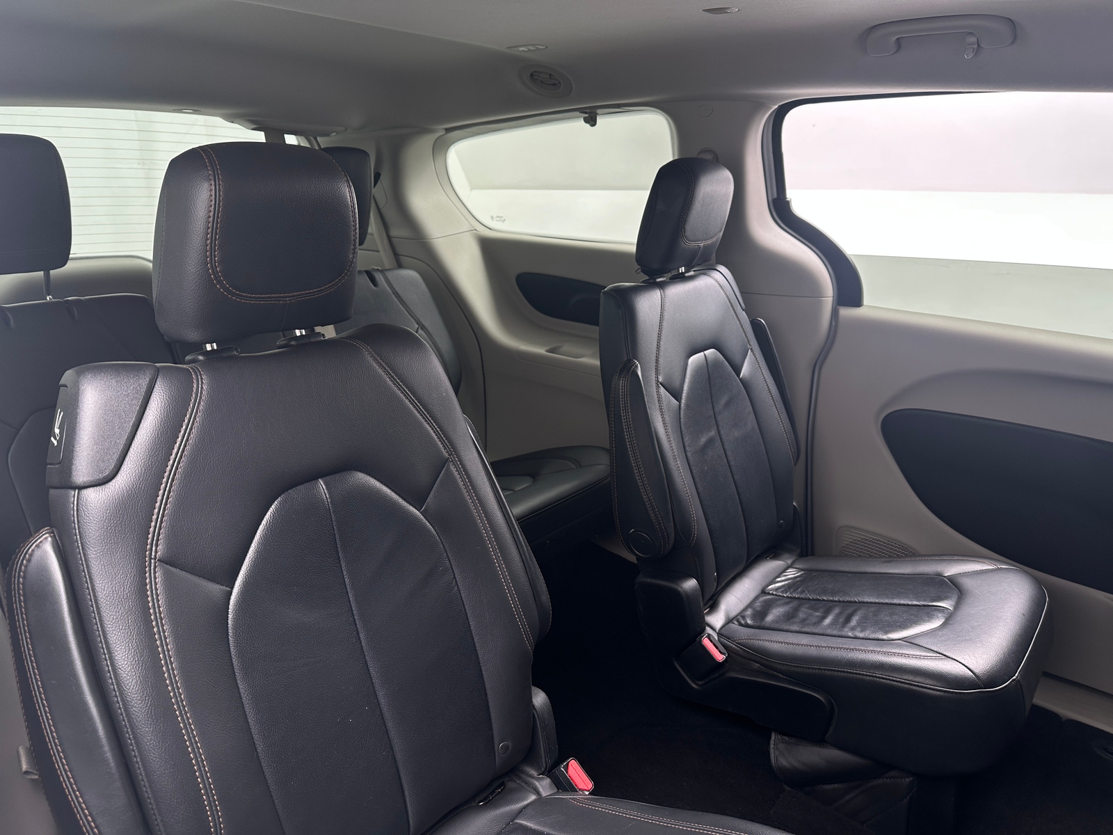 Thumbnail: 2017 Chrysler Pacifica - 5