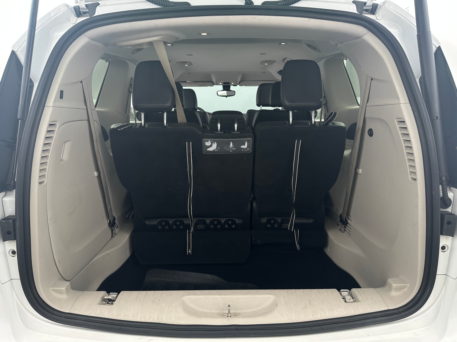 Thumbnail: 2017 Chrysler Pacifica - 6