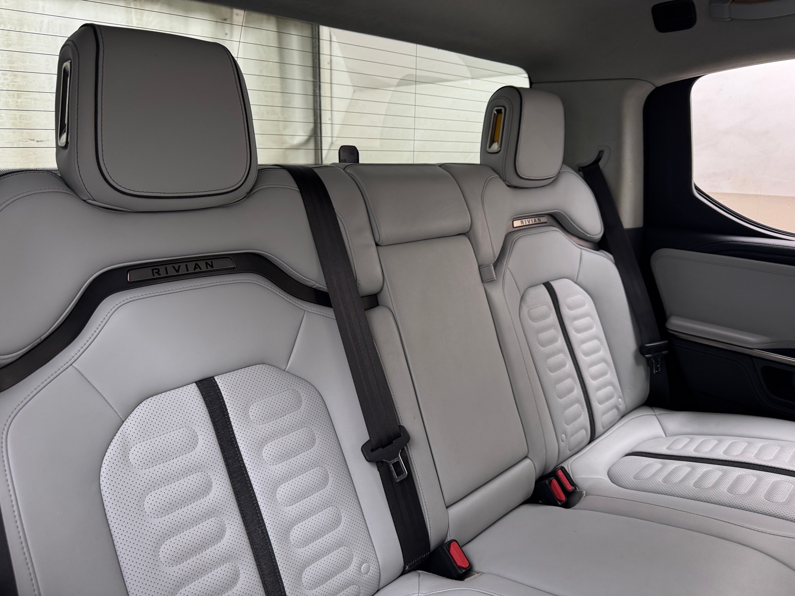 Thumbnail: 2022 Rivian R1T - 5