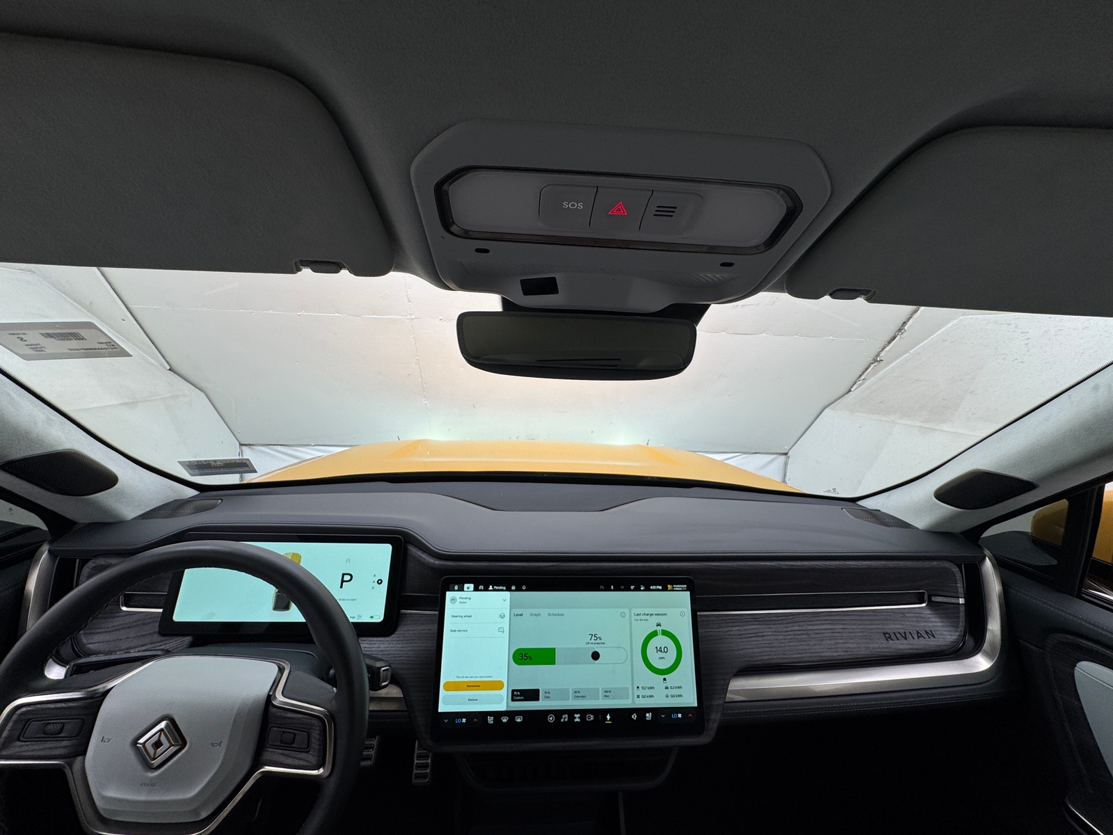 Thumbnail: 2022 Rivian R1T - 2