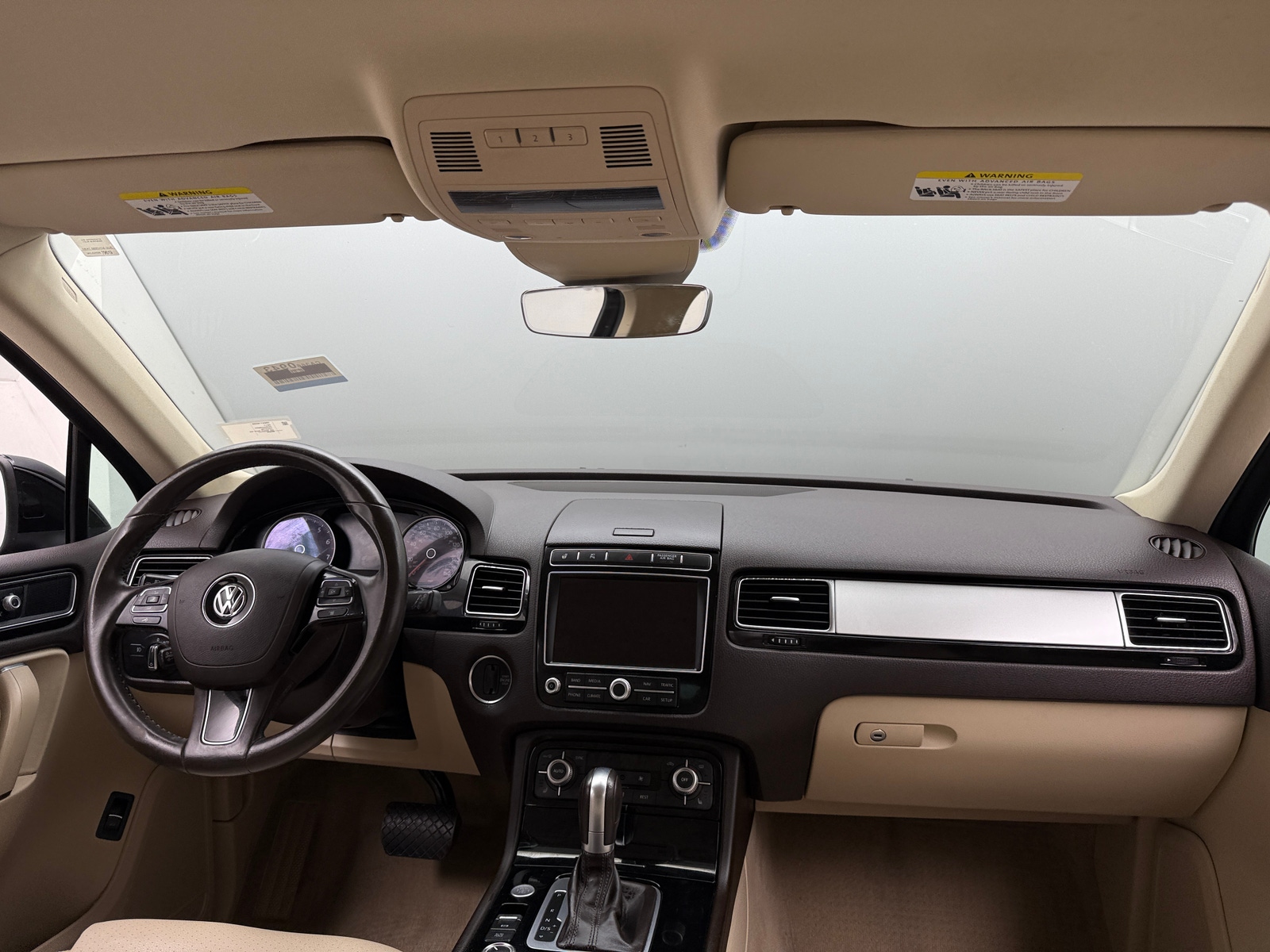 Thumbnail: 2017 Volkswagen Touareg - 3
