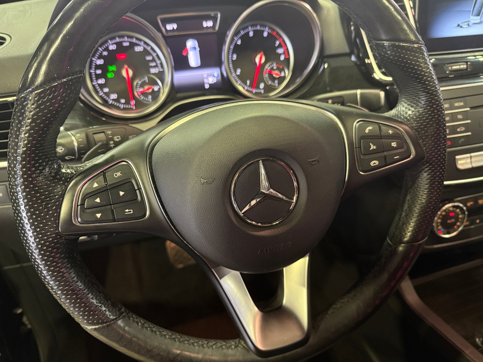 Thumbnail: 2018 Mercedes-Benz GLE - 4